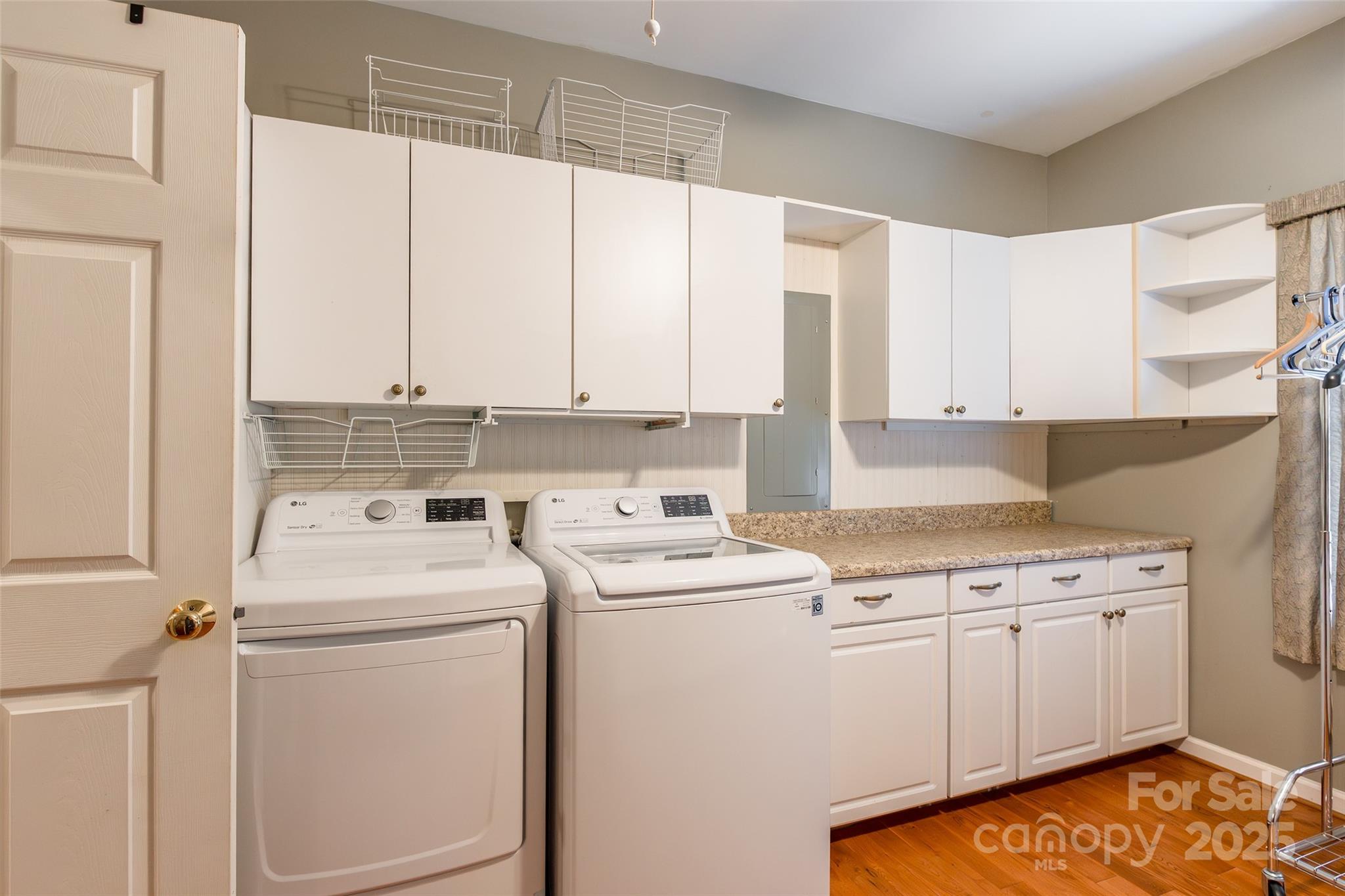 1615 Oak Park Court Property Photo 31