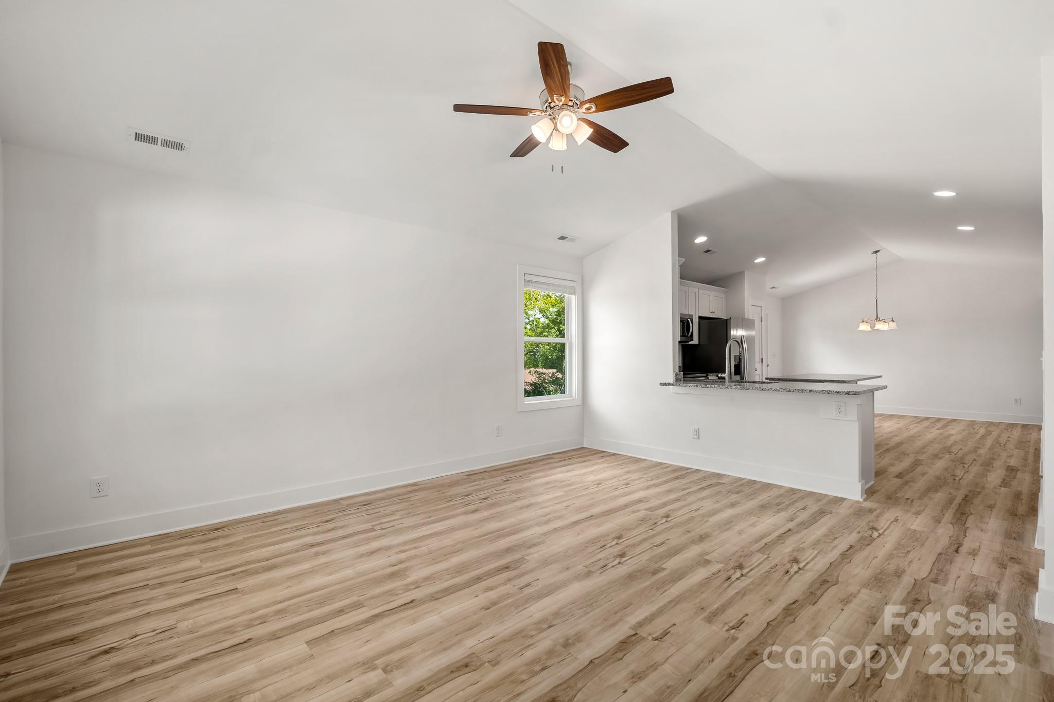 3675 Wakefield Drive Property Photo 8