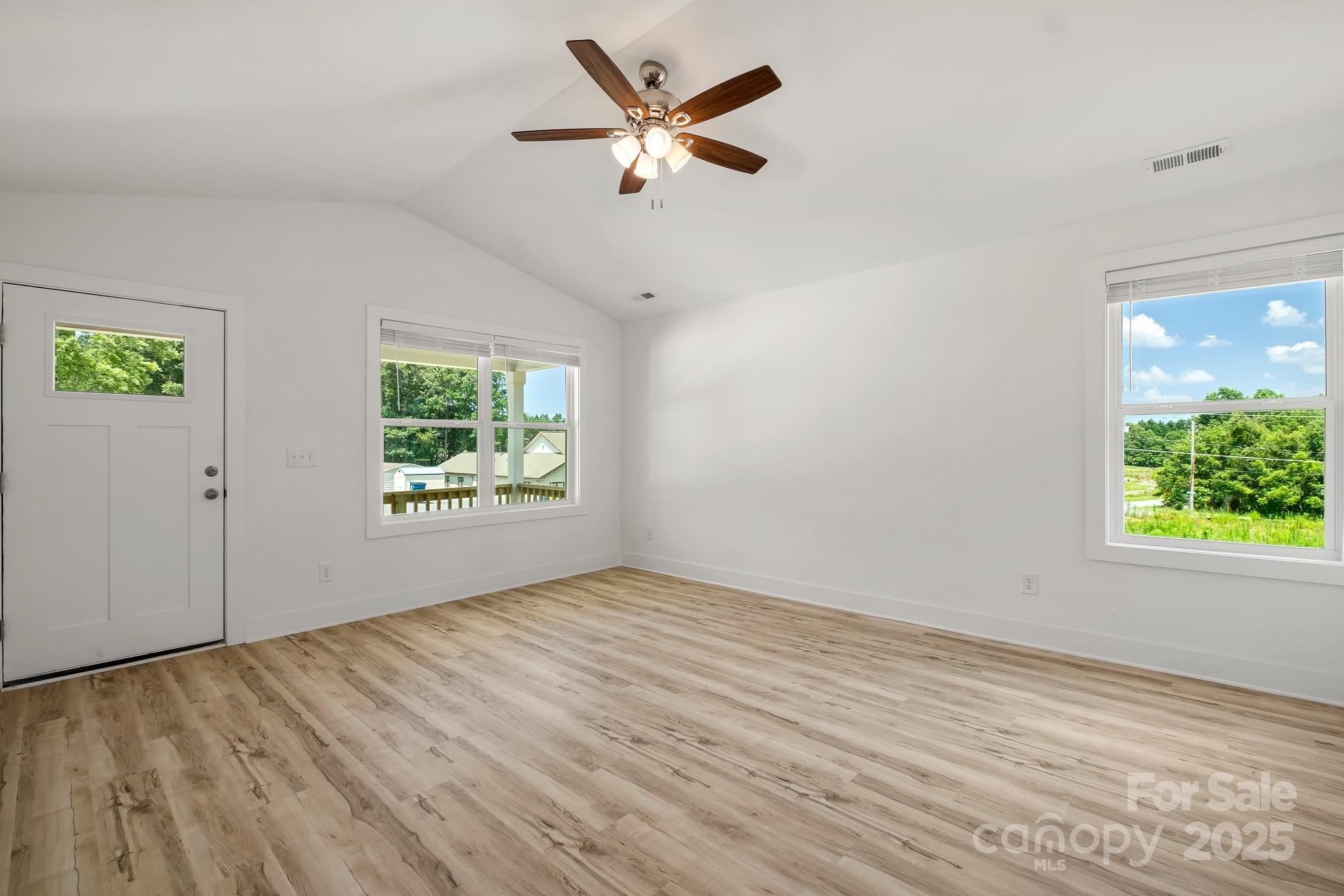 3675 Wakefield Drive Property Photo 10