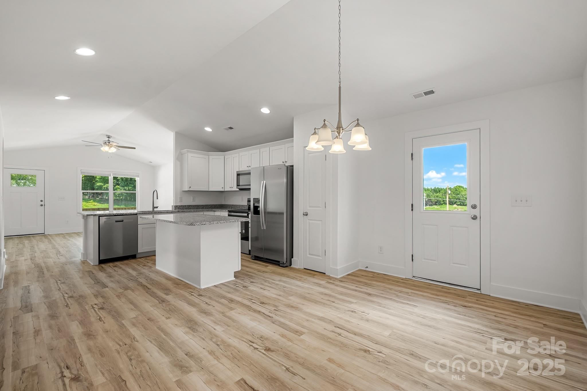 3675 Wakefield Drive Property Photo 14