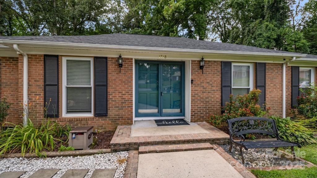 1718 Candlewood Court Property Photo 5