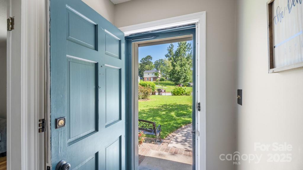 1718 Candlewood Court Property Photo 7