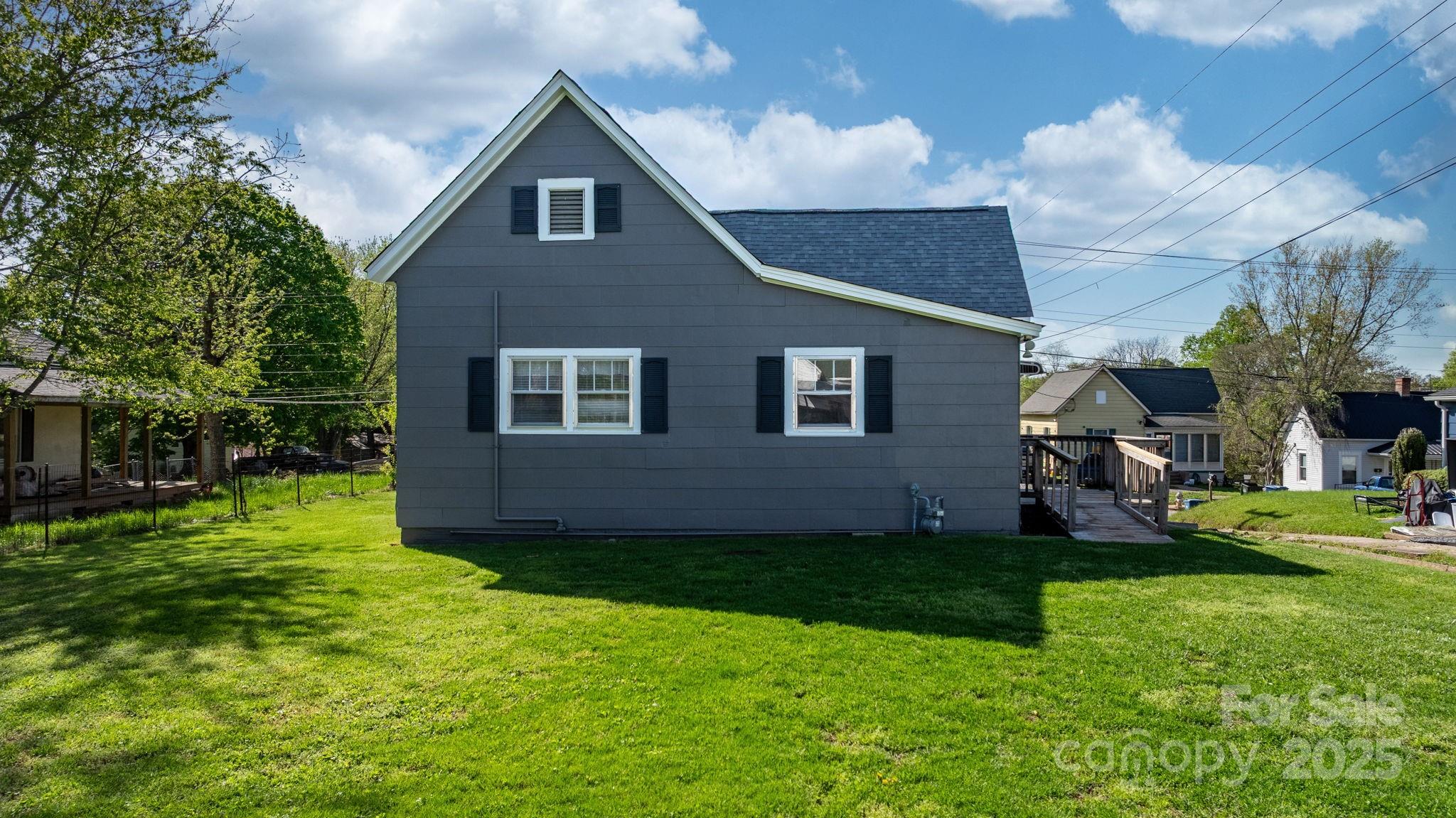 71 14th Street Property Photo 1