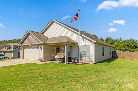 216 Sweetgrass Drive Property Photo 1