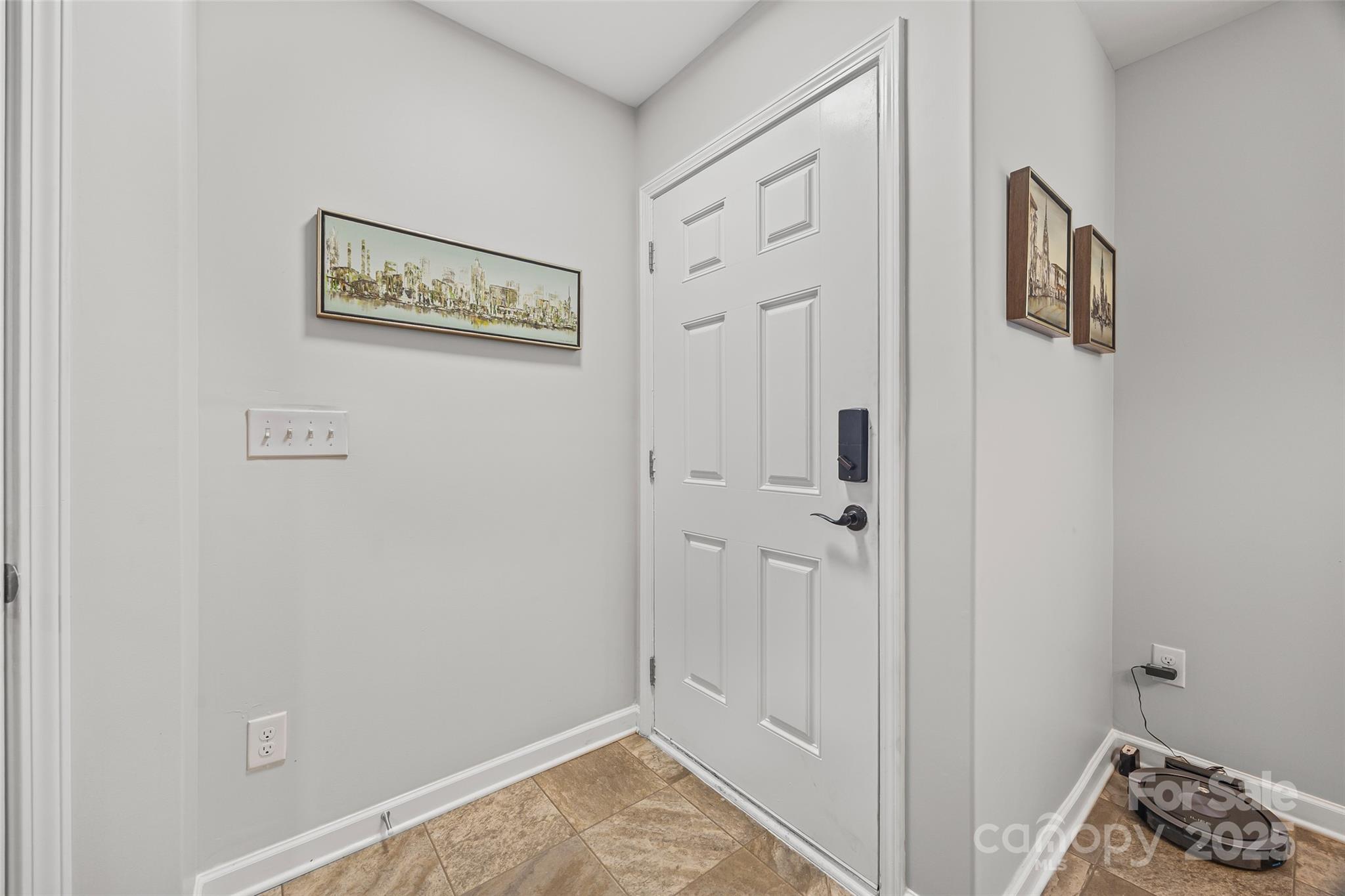 559 Fawnborough Court Property Photo 3