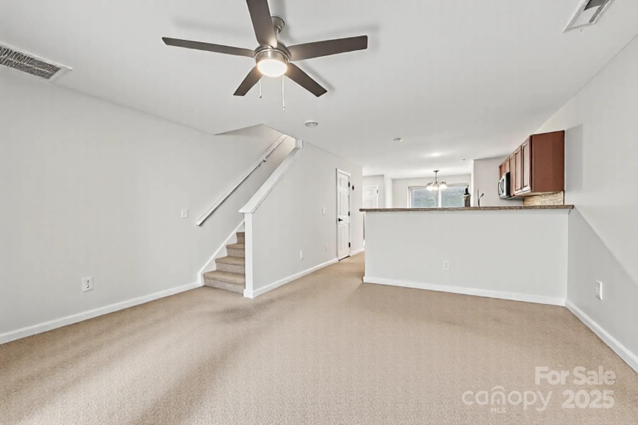 559 Fawnborough Court Property Photo 10
