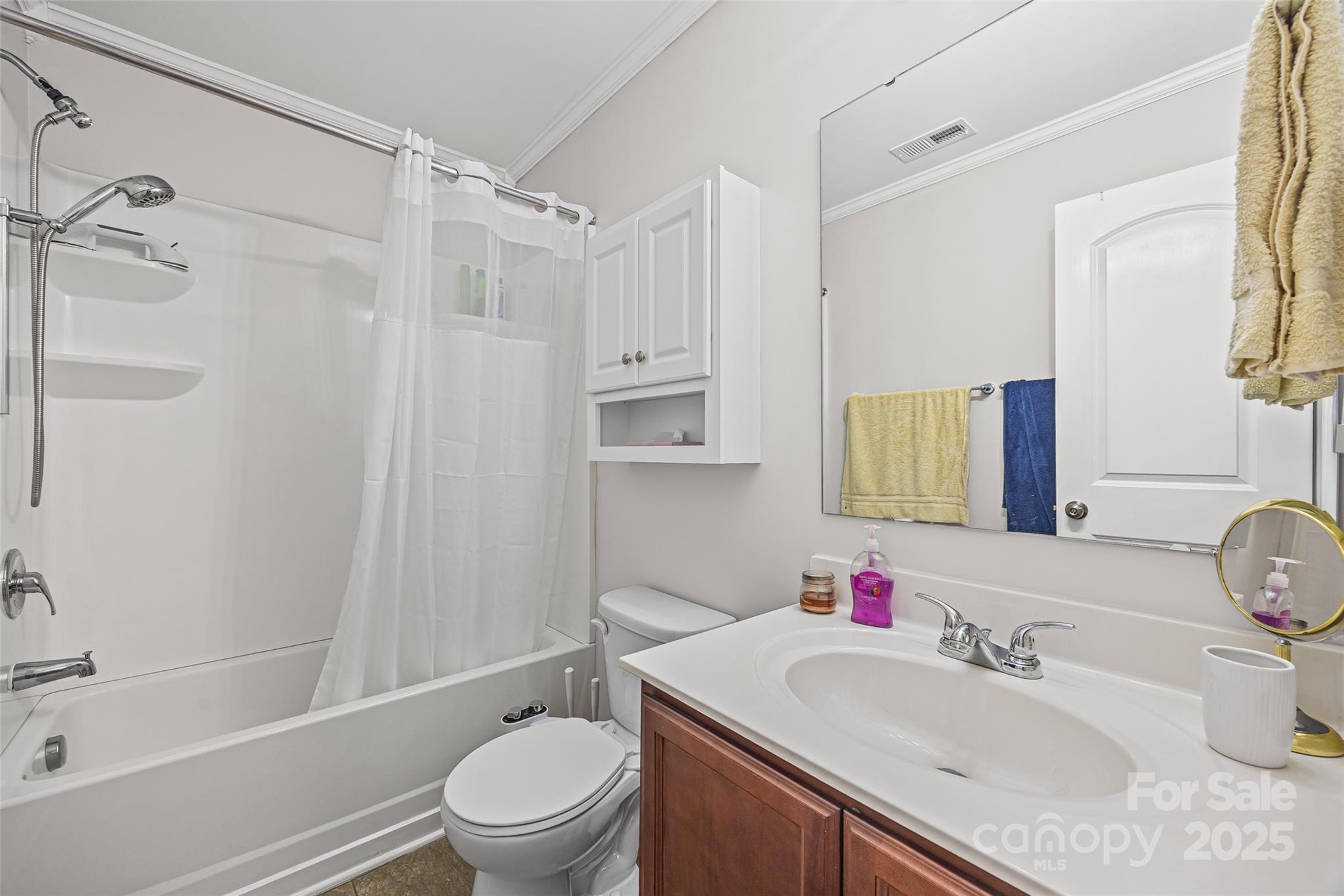559 Fawnborough Court Property Photo 14