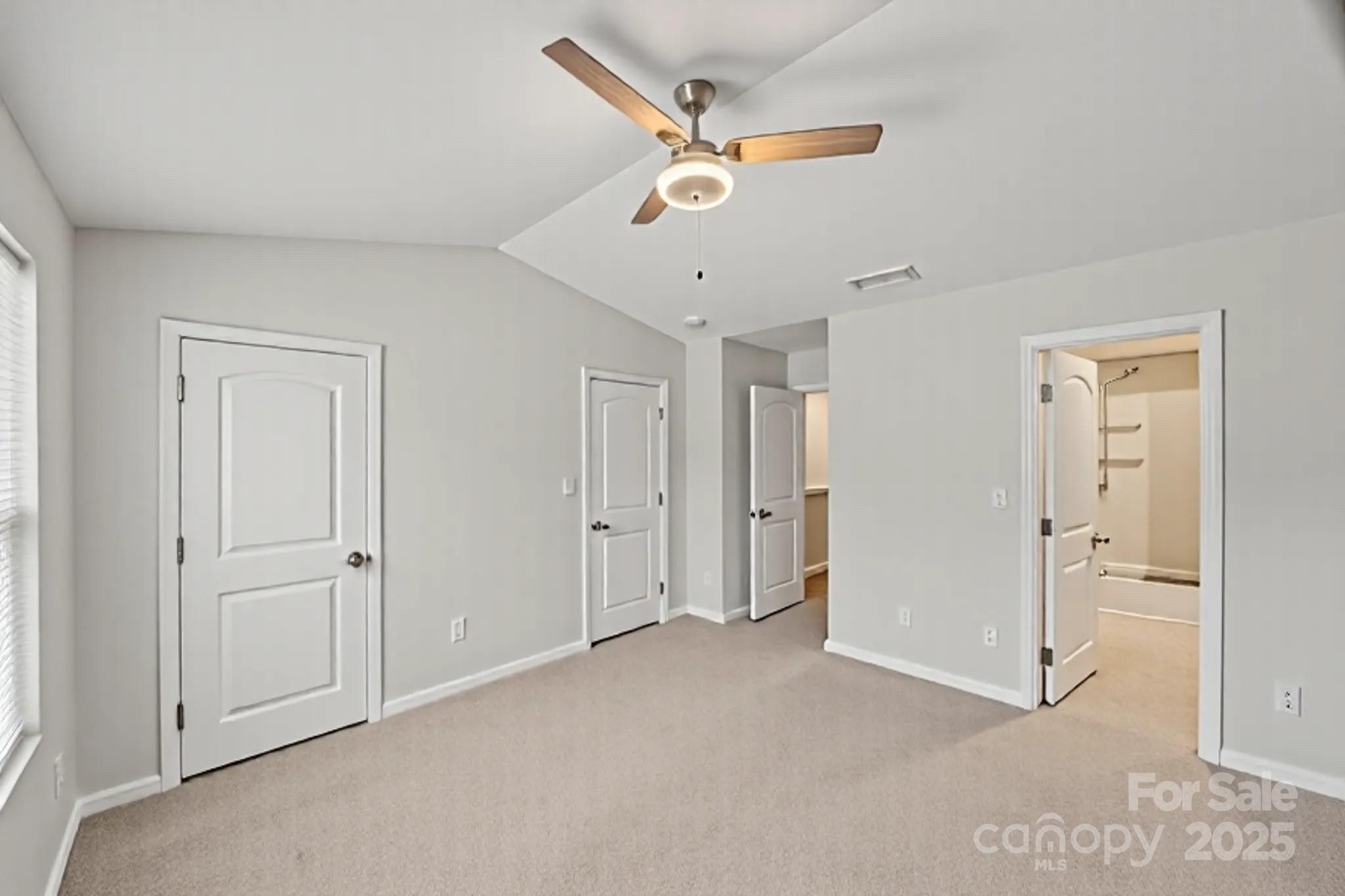 559 Fawnborough Court Property Photo 17