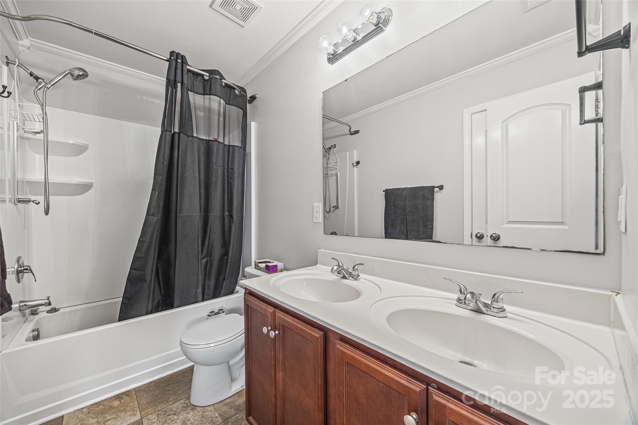 559 Fawnborough Court Property Photo 18
