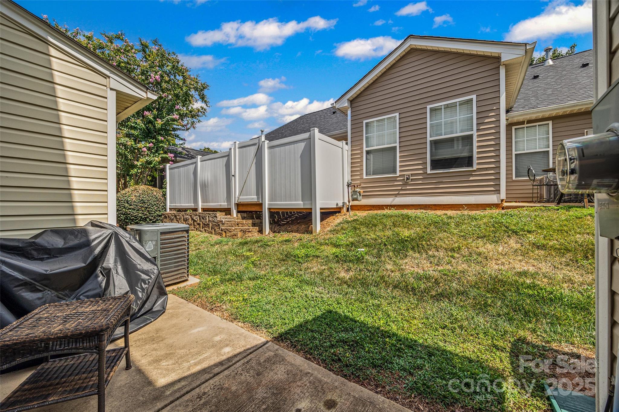 559 Fawnborough Court Property Photo 21
