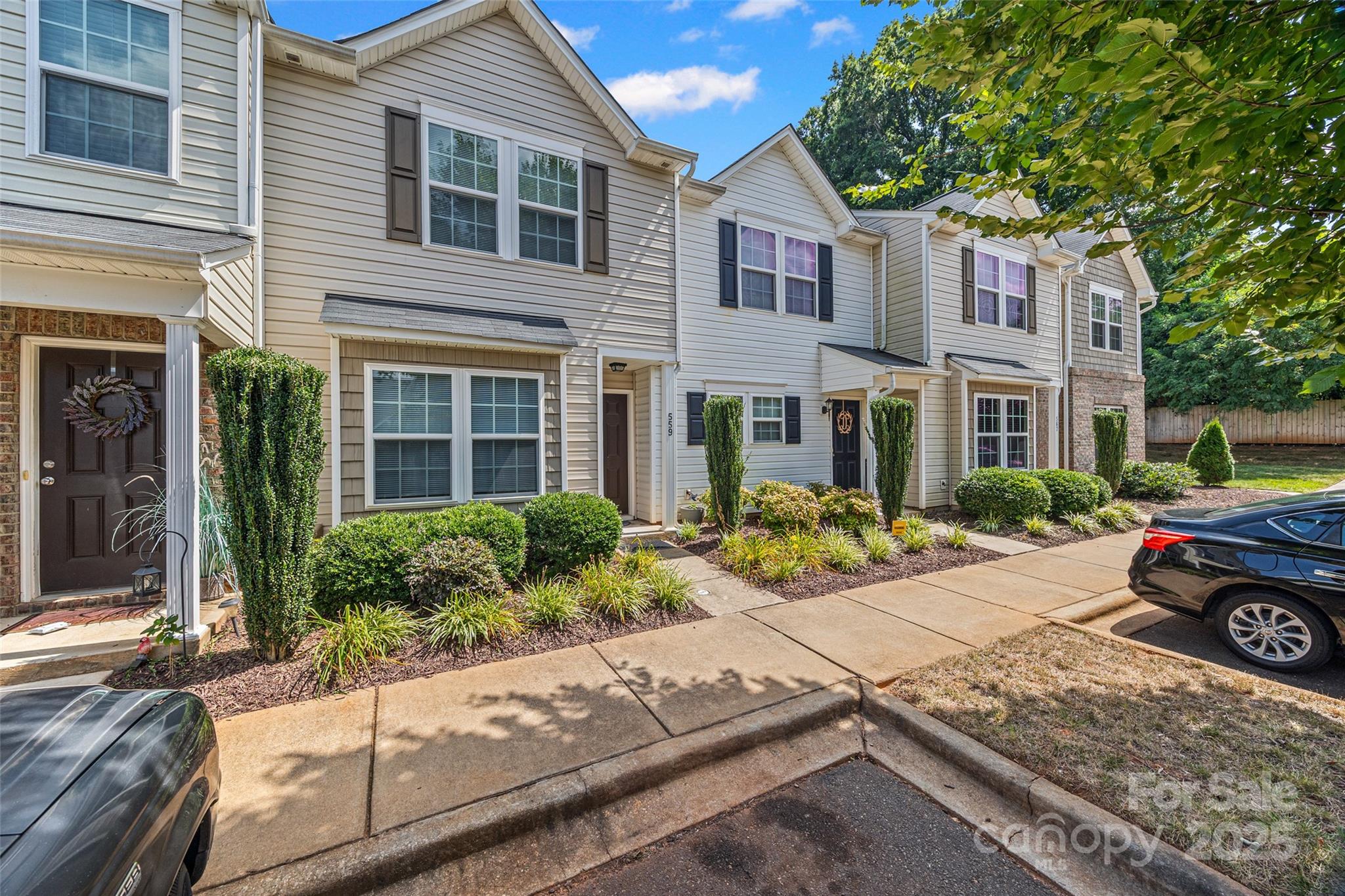 559 Fawnborough Court Property Photo 23