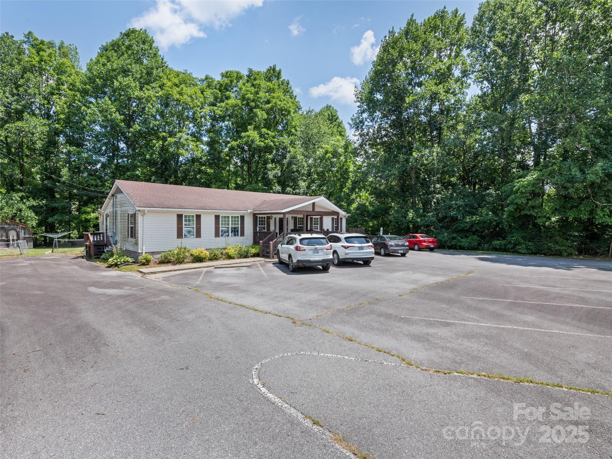1170 Crabtree Road Property Photo 1