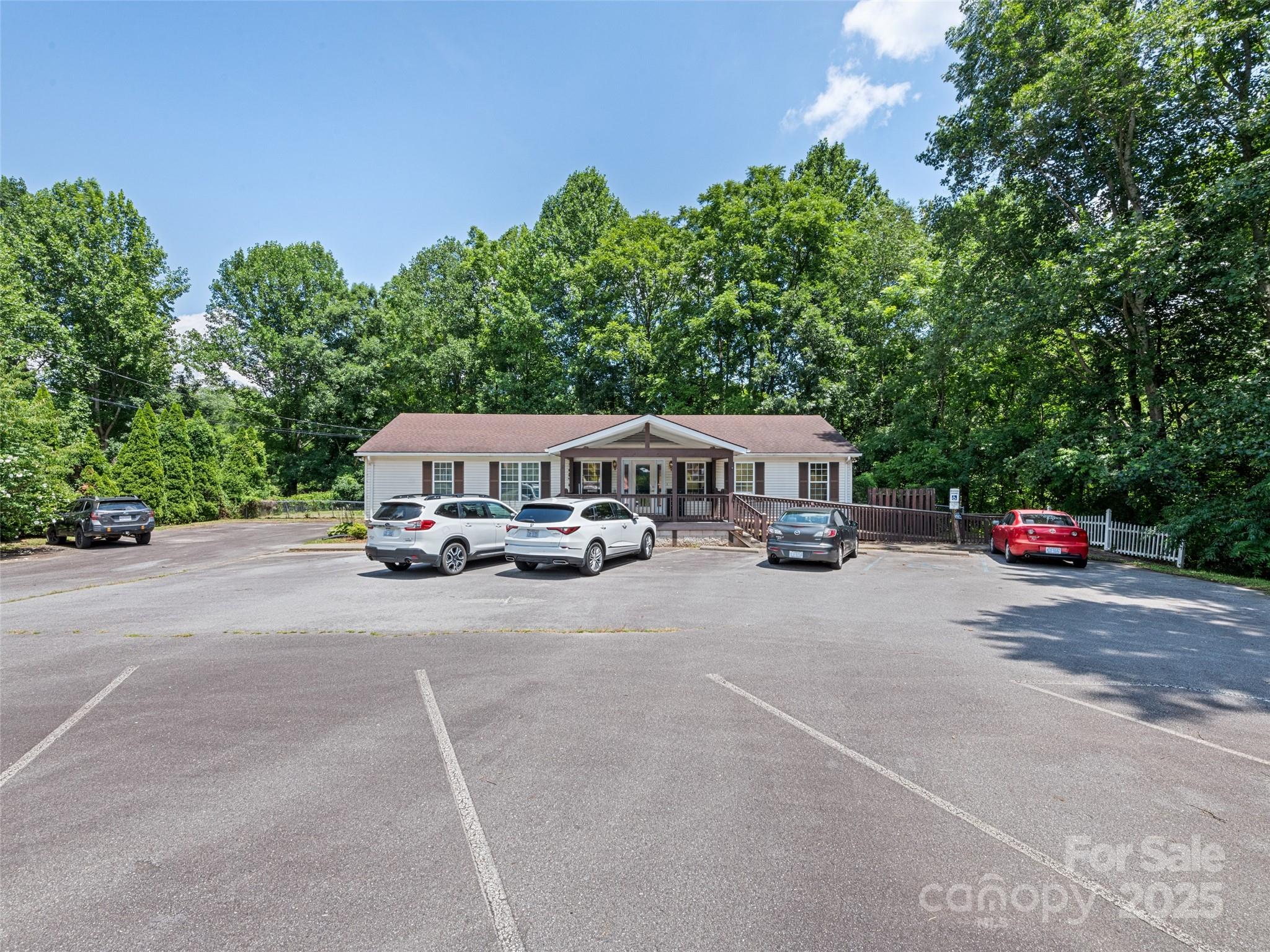 1170 Crabtree Road Property Photo 2