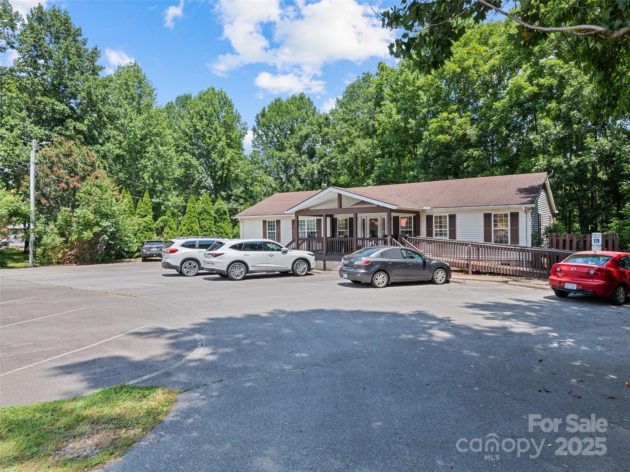 1170 Crabtree Road Property Photo 3