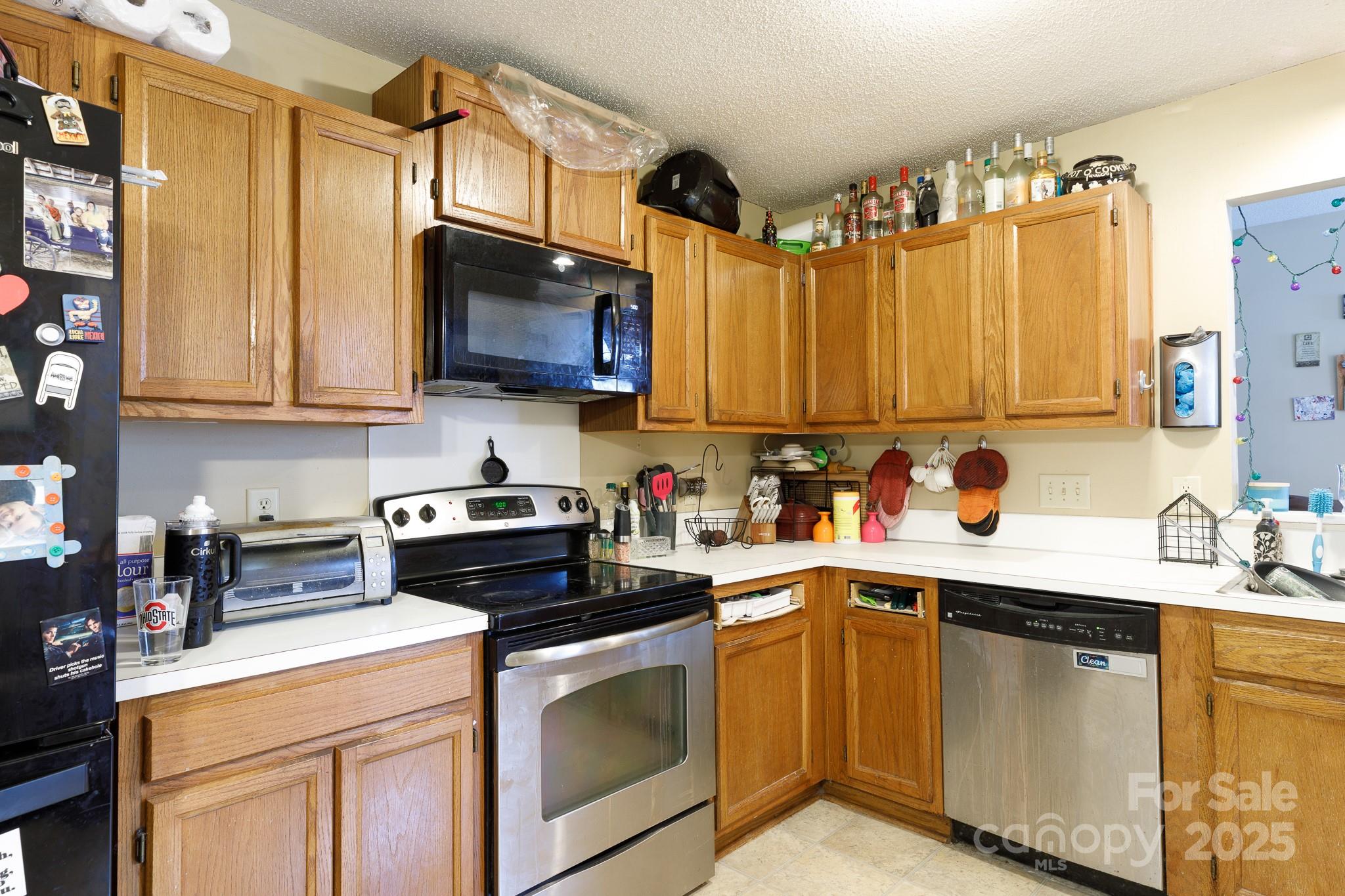 8601 Findon Place Property Photo 3