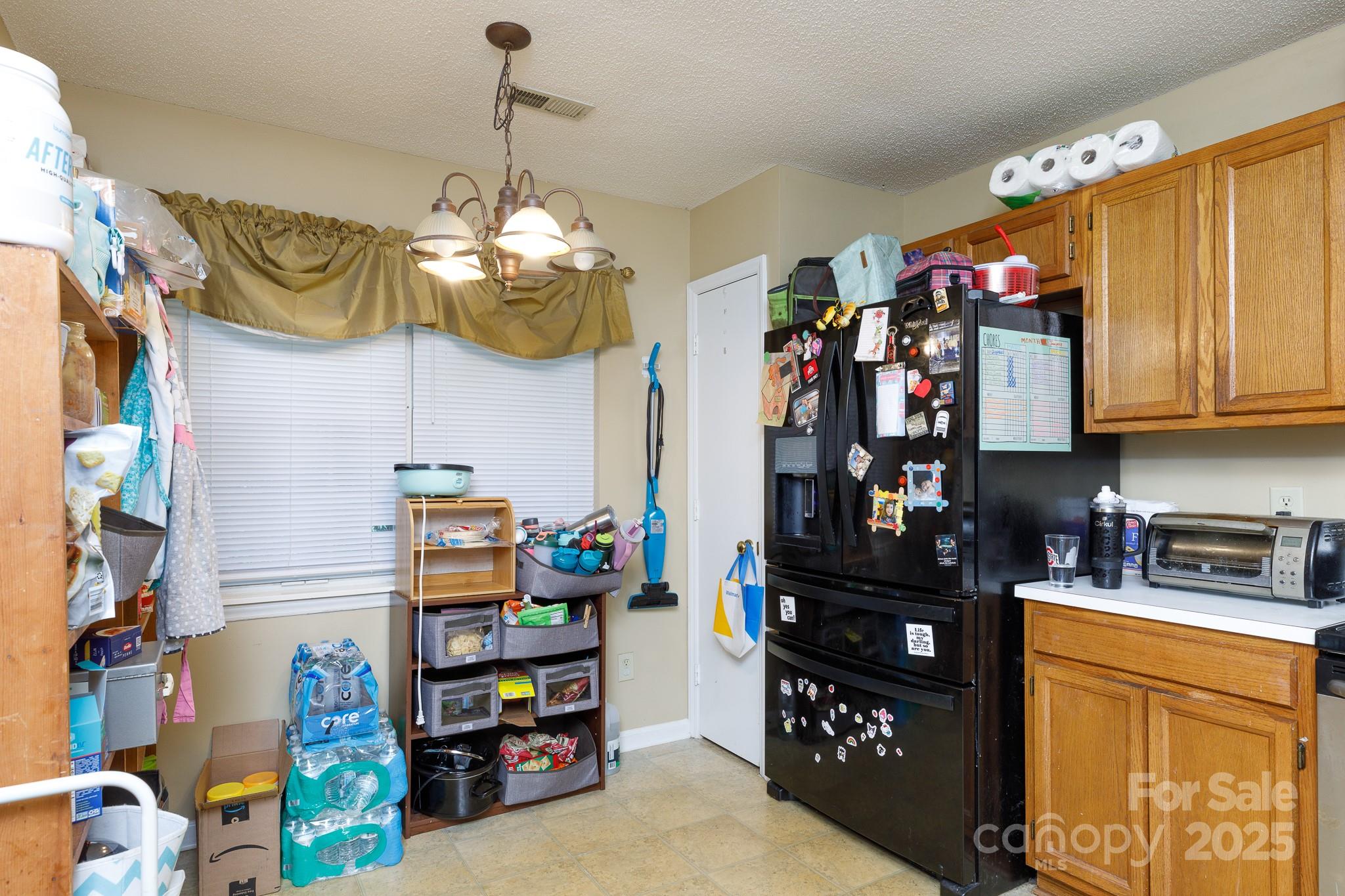 8601 Findon Place Property Photo 6