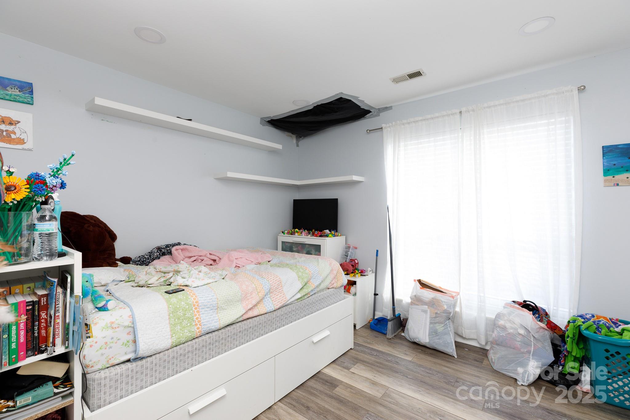 8601 Findon Place Property Photo 15