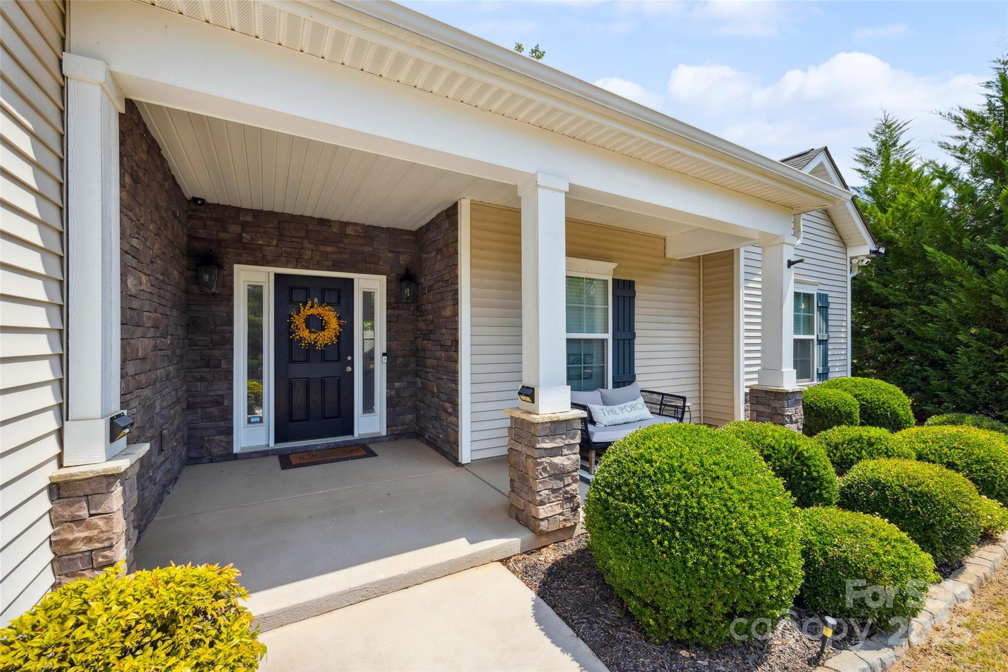 2202 Gatwick Circle Property Photo 1