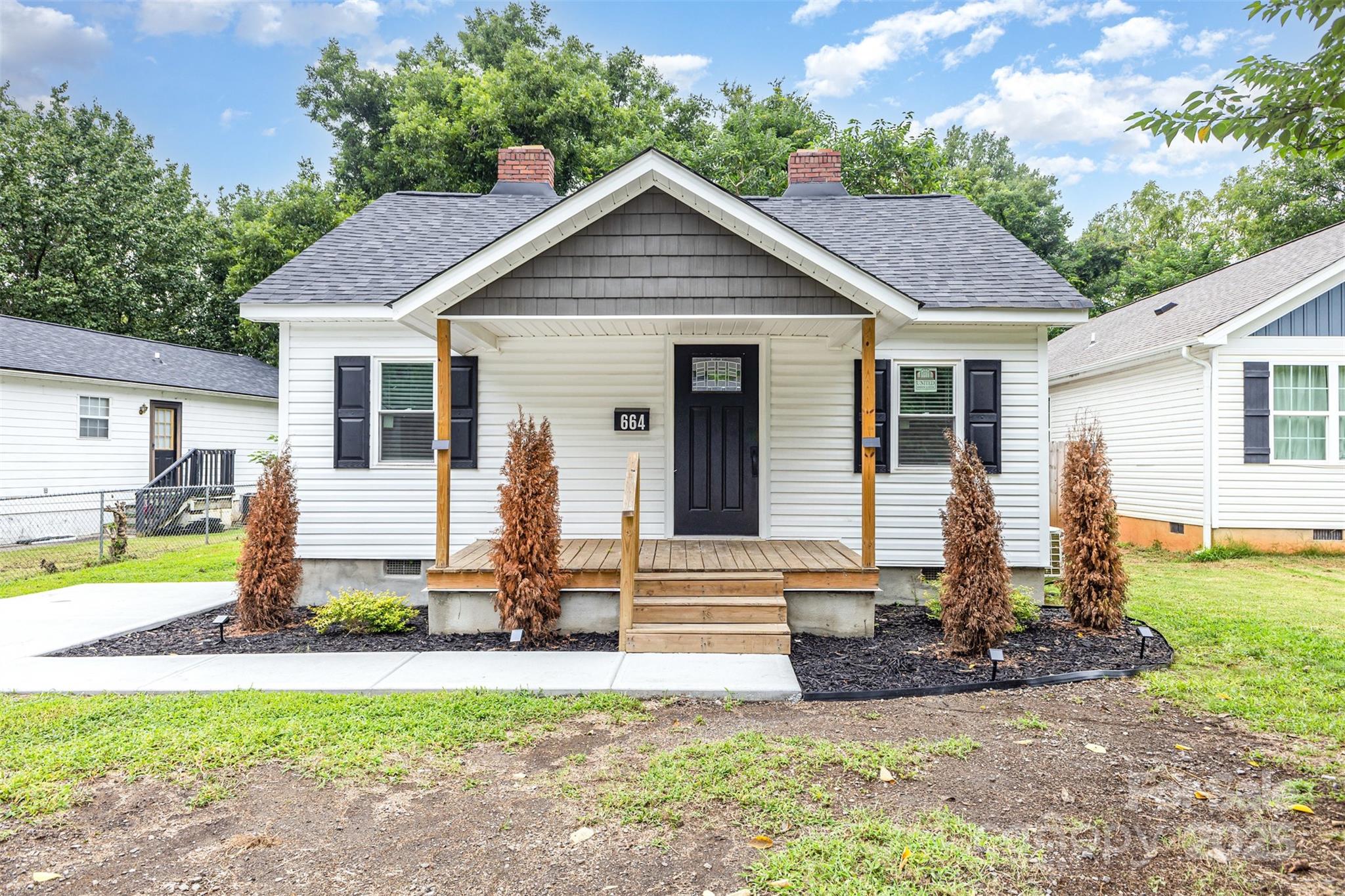 664 Simpson Street Property Photo 1