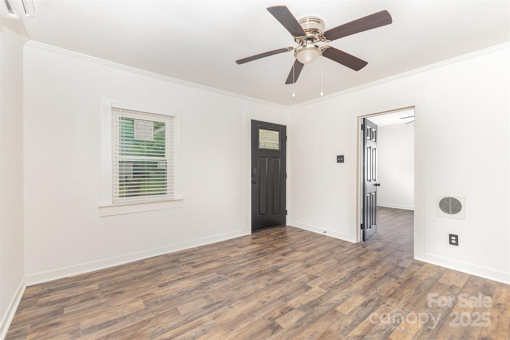 664 Simpson Street Property Photo 4