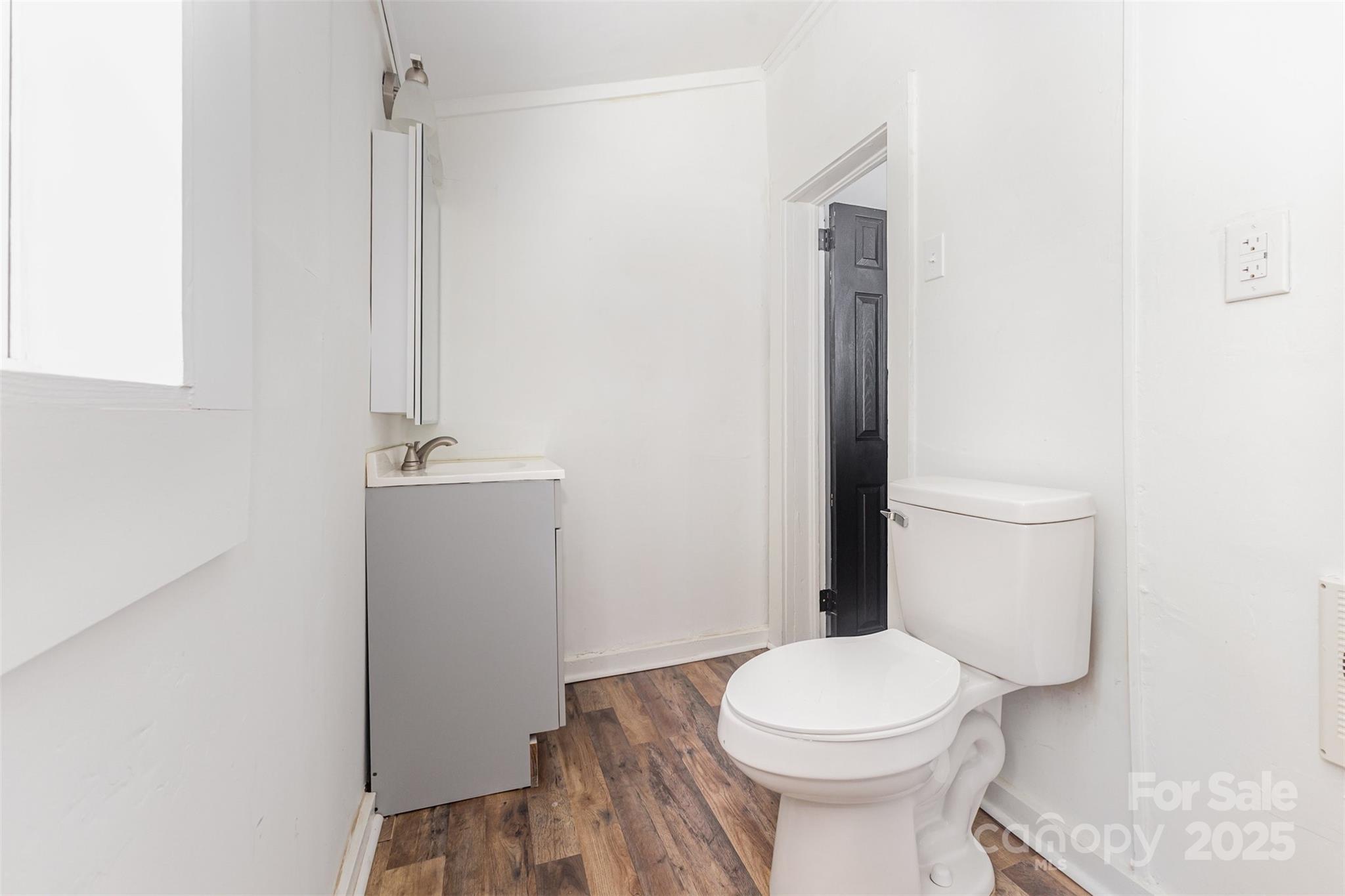 664 Simpson Street Property Photo 12