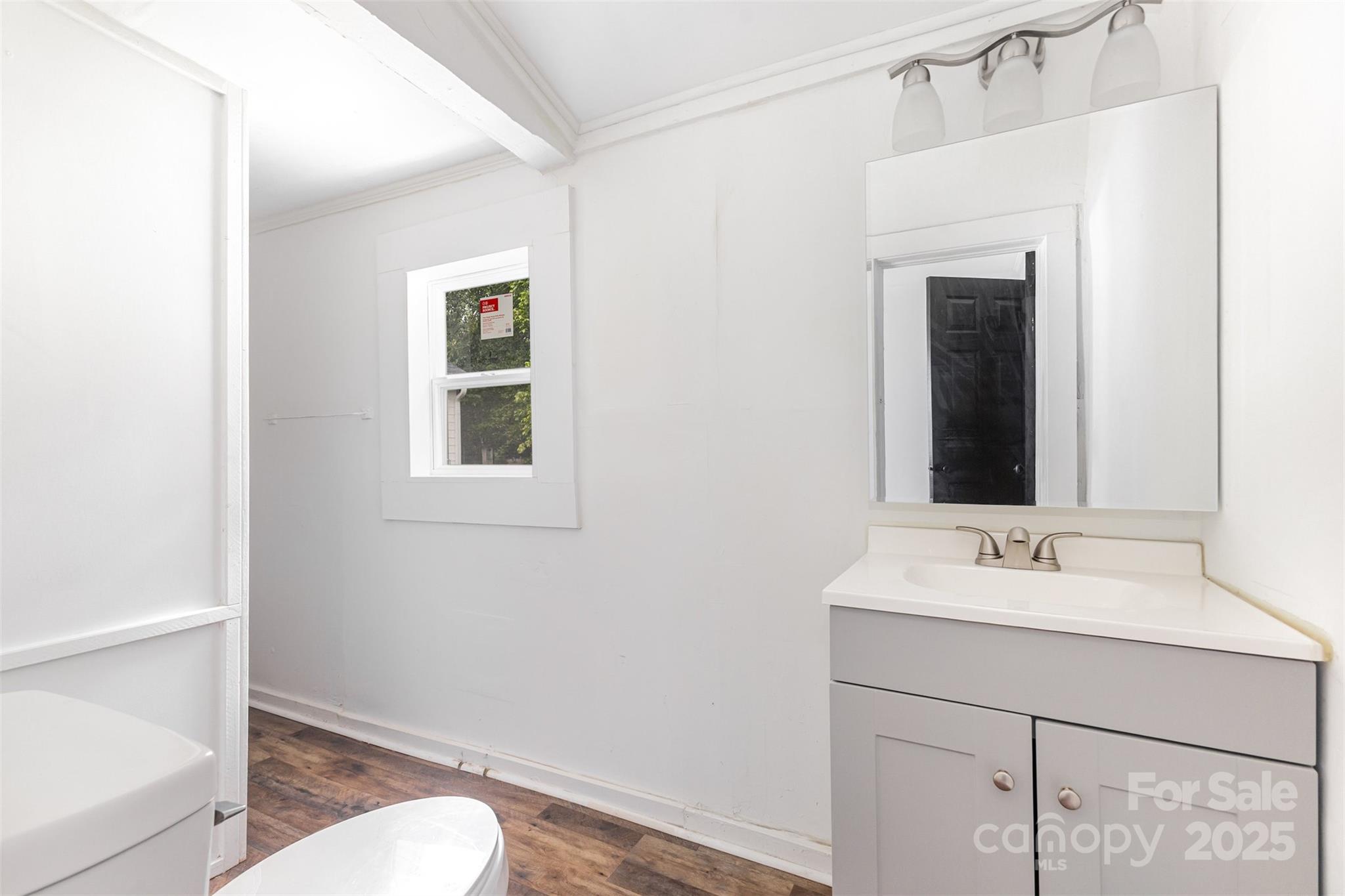 664 Simpson Street Property Photo 13