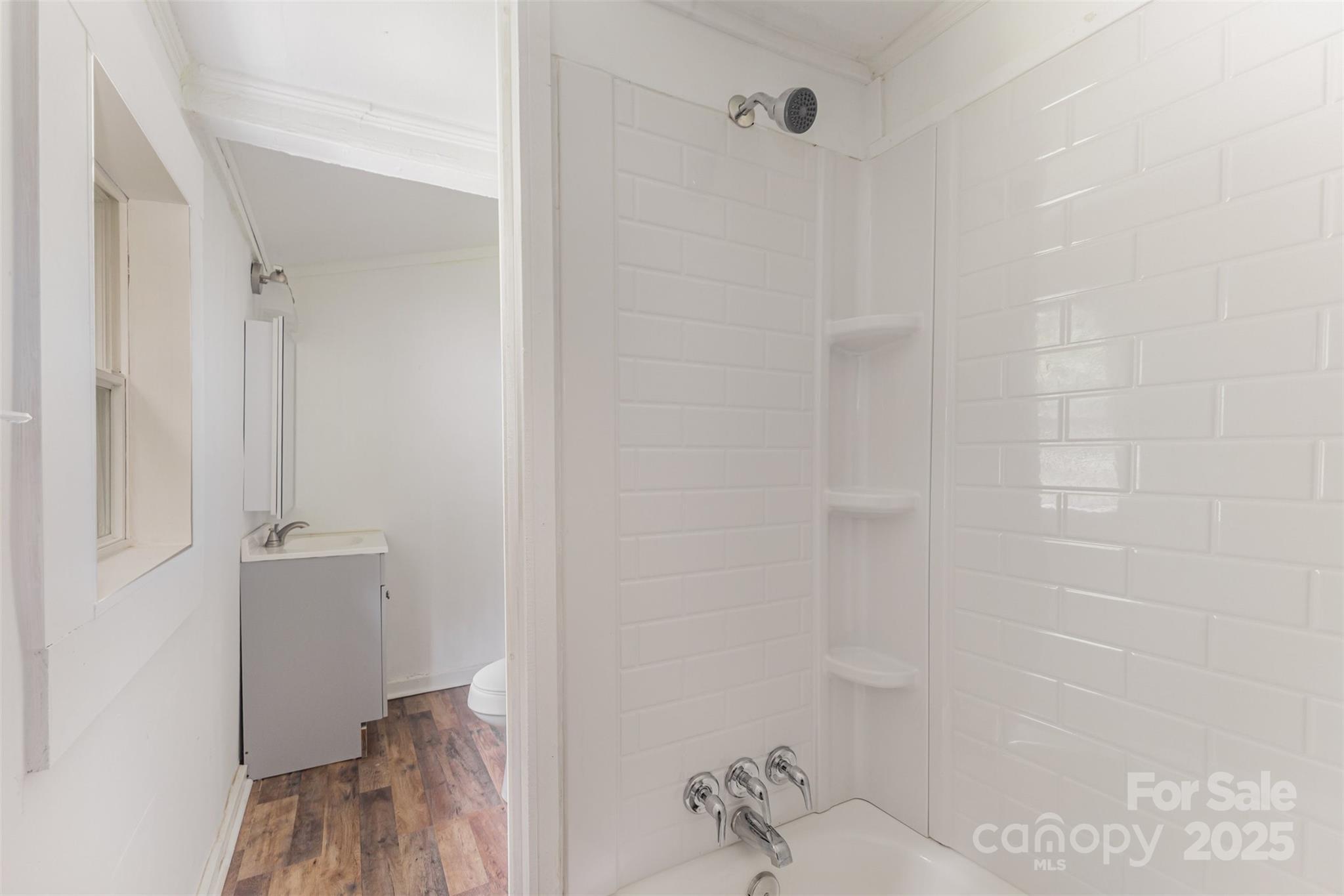 664 Simpson Street Property Photo 14