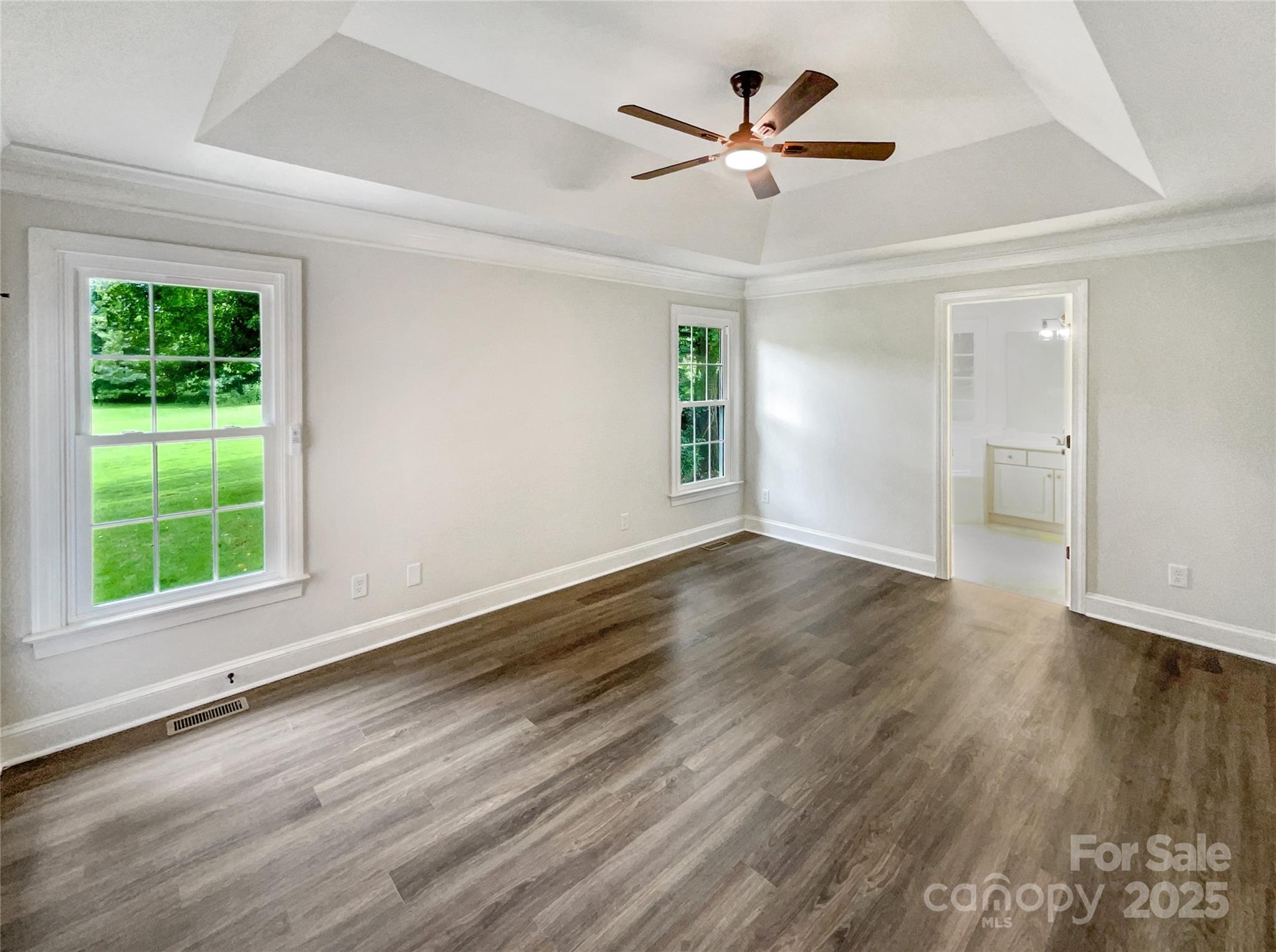 8117 Shannon Woods Lane Property Photo 6