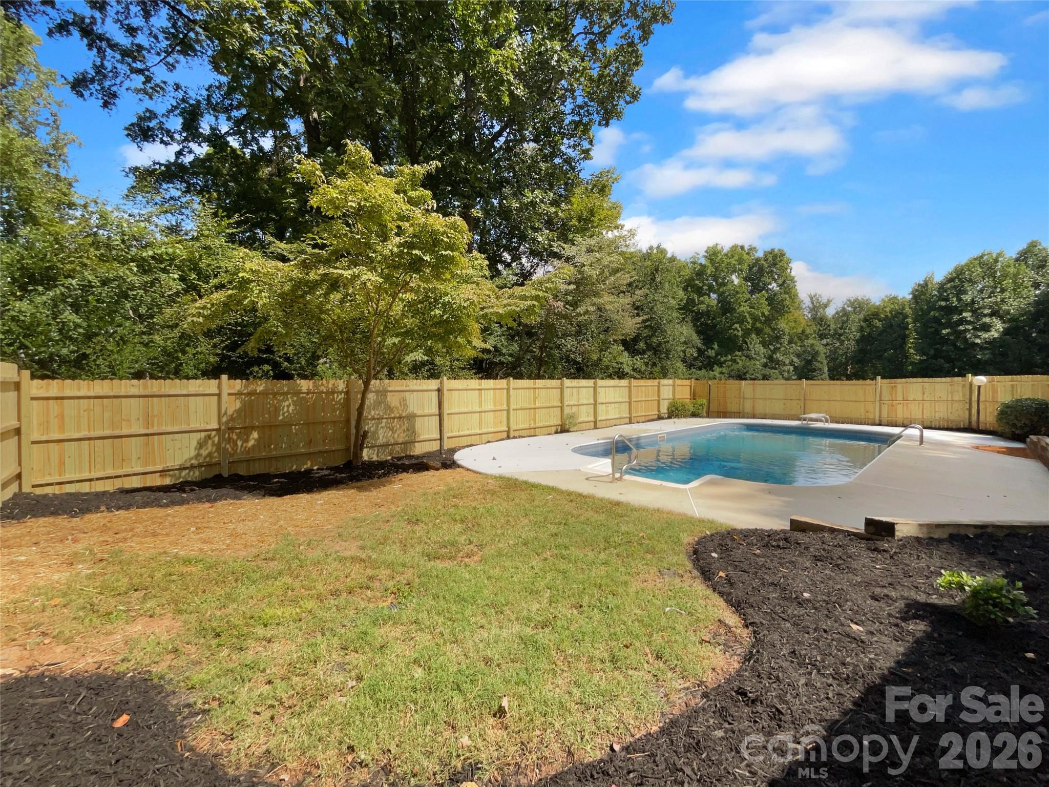 8117 Shannon Woods Lane Property Photo 20