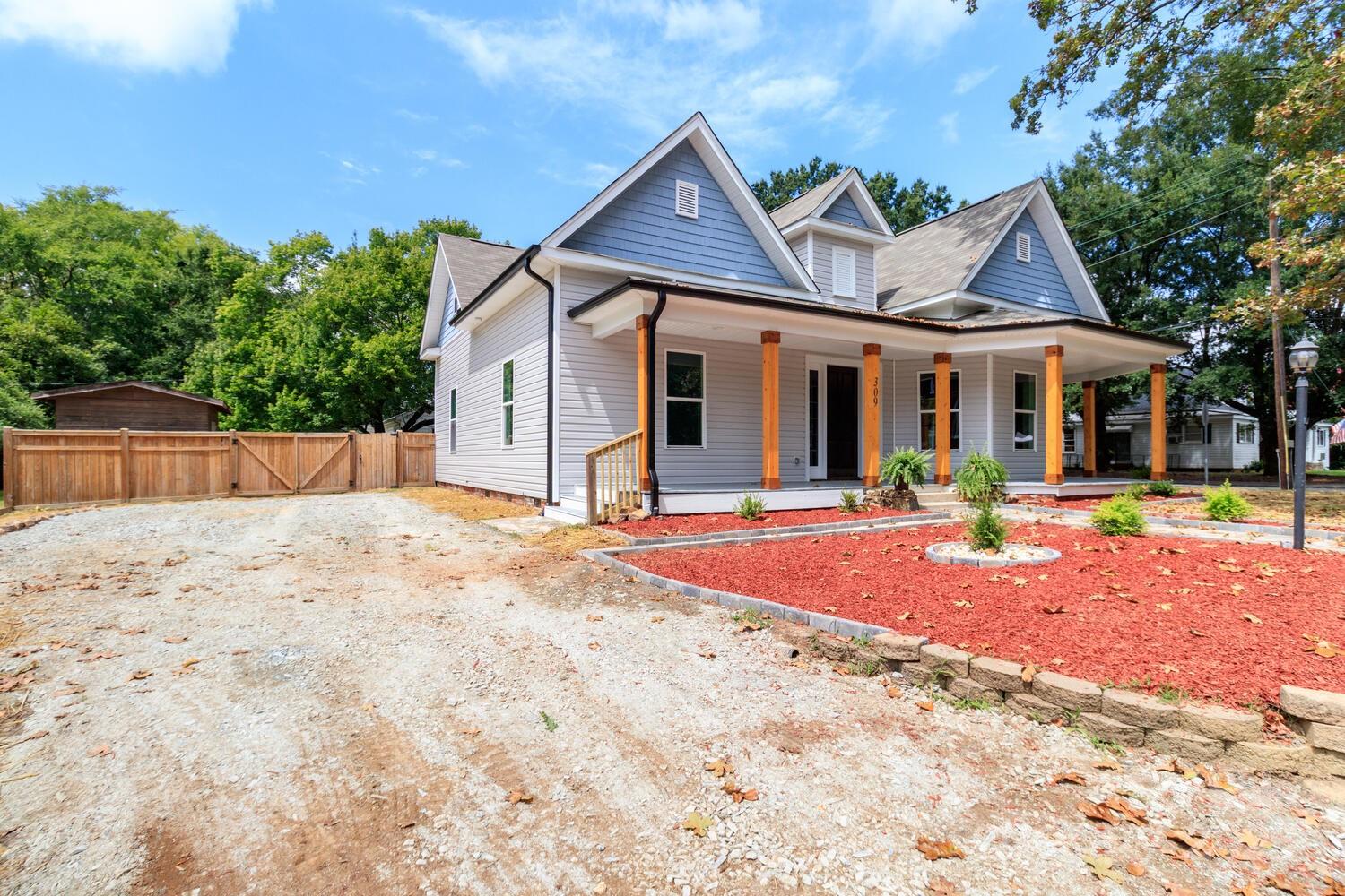 309 Ross Street Property Photo 3