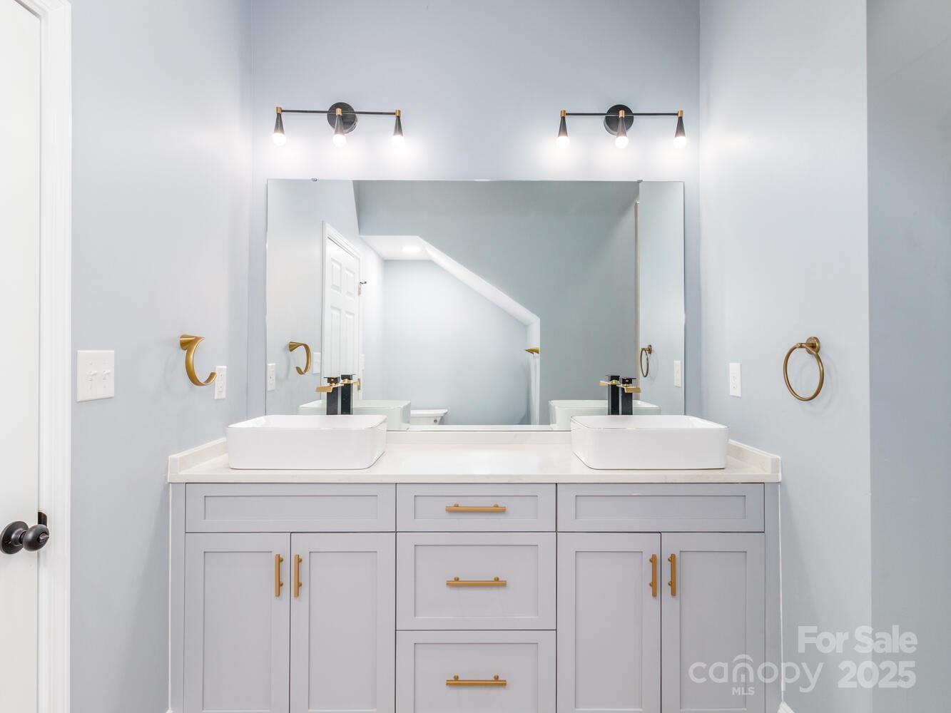 309 Ross Street Property Photo 30