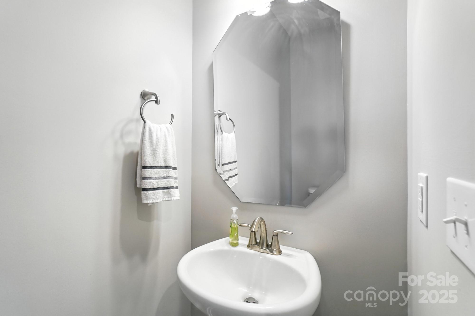 138 Marron Drive Property Photo 5