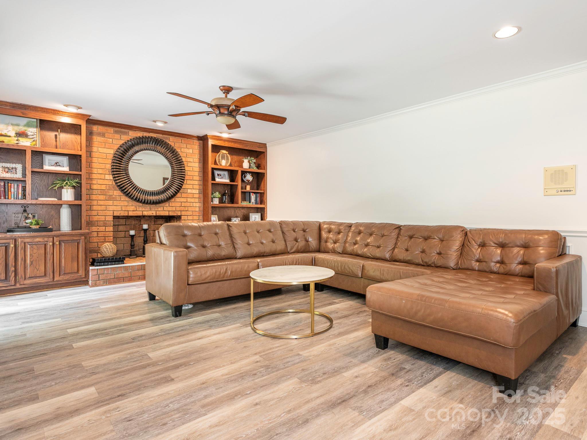 1231 Bennington Drive Property Photo 7