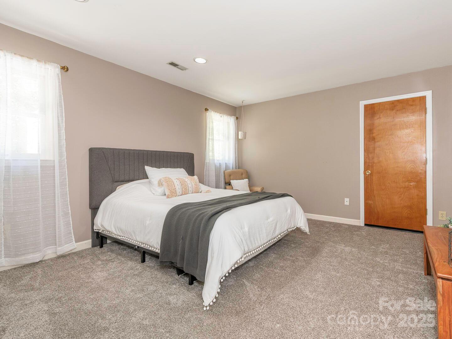 1231 Bennington Drive Property Photo 19