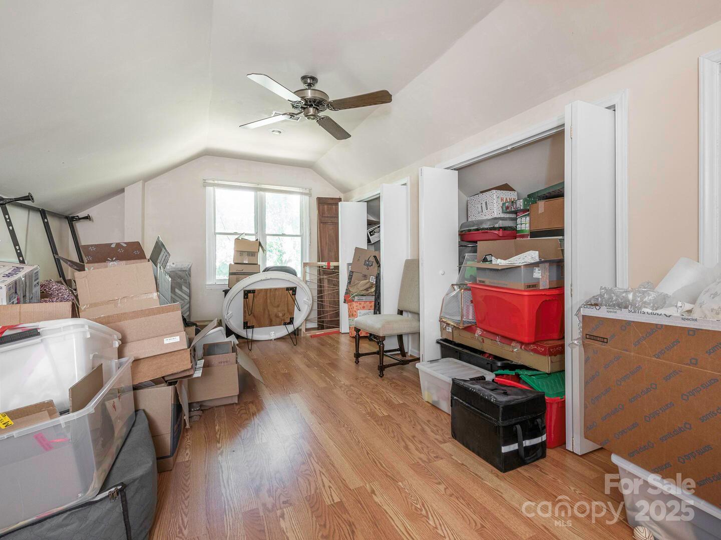 1231 Bennington Drive Property Photo 21