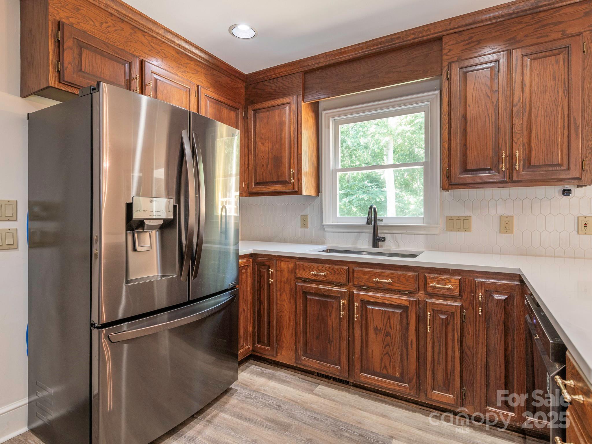 1231 Bennington Drive Property Photo 22