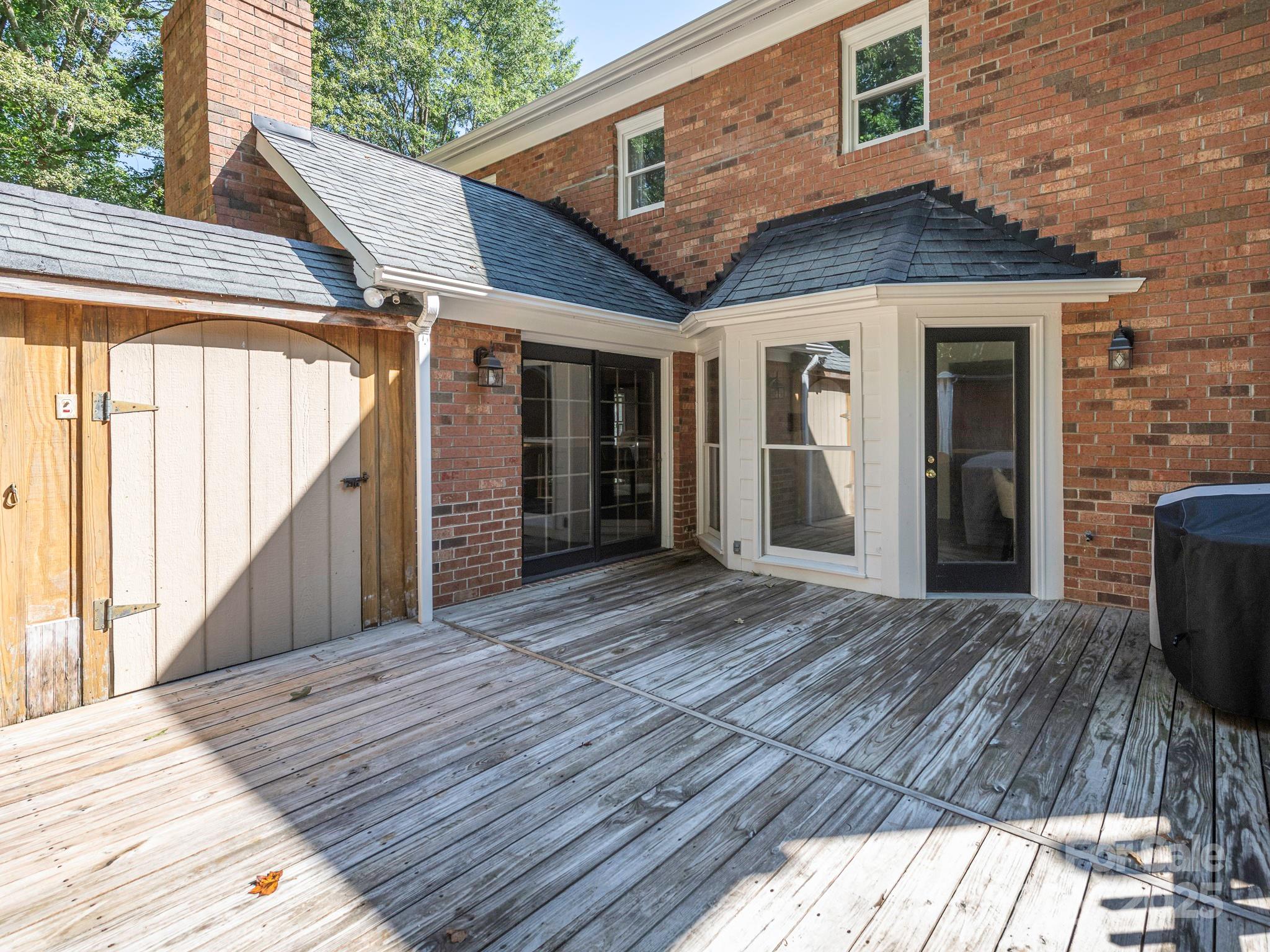 1231 Bennington Drive Property Photo 41