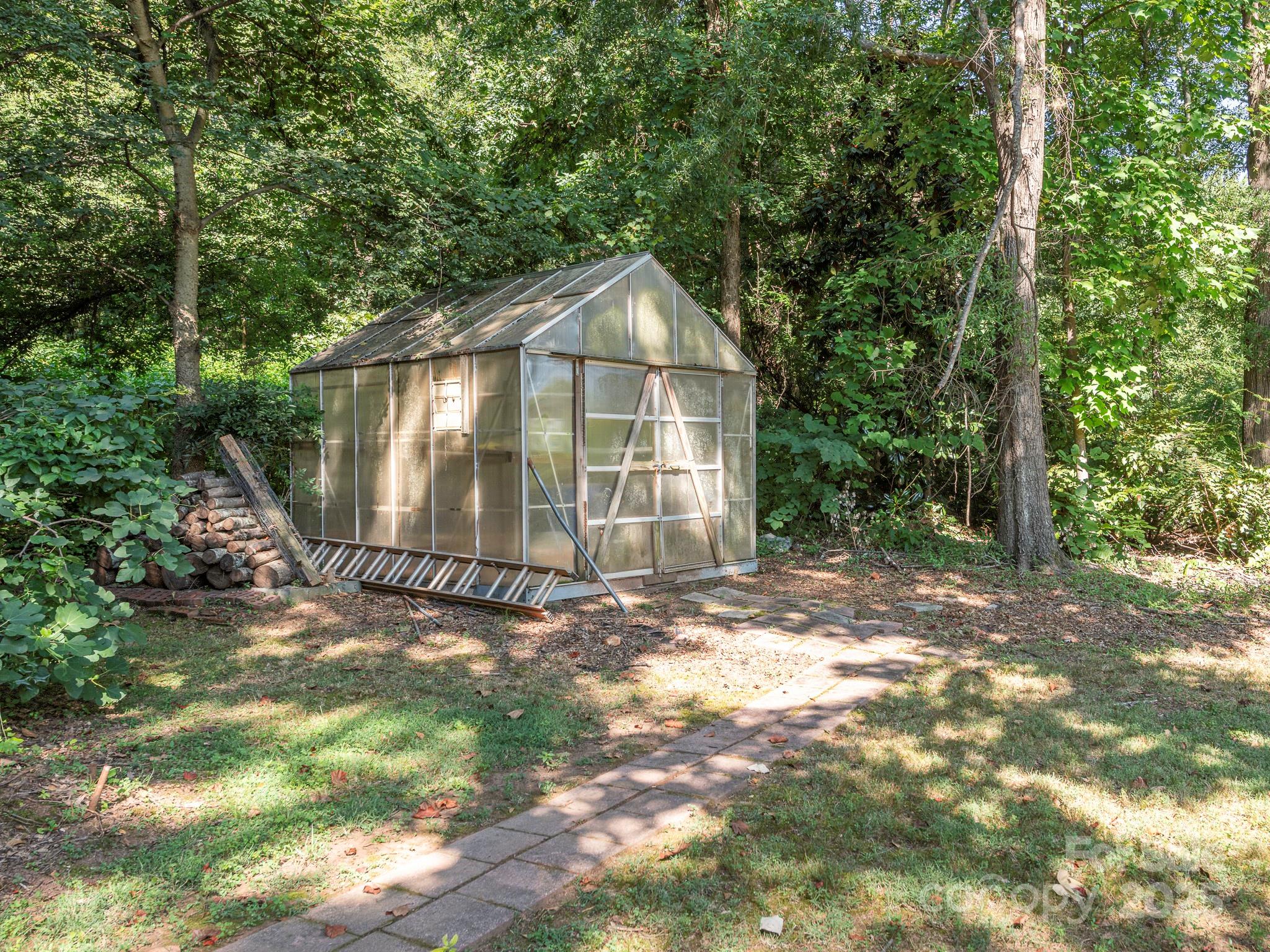 1231 Bennington Drive Property Photo 44