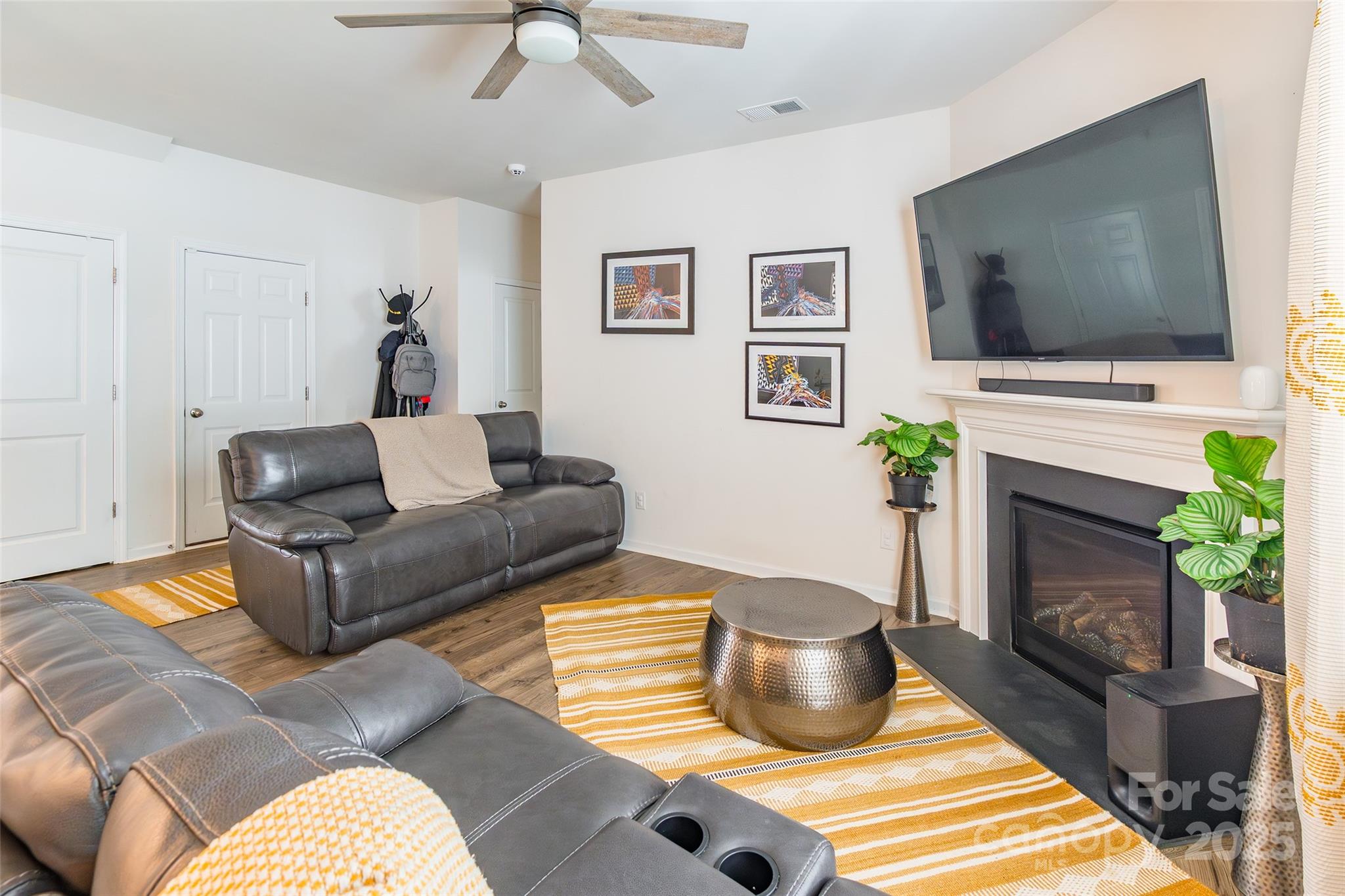 6931 Pennyroyal Way Property Photo 8