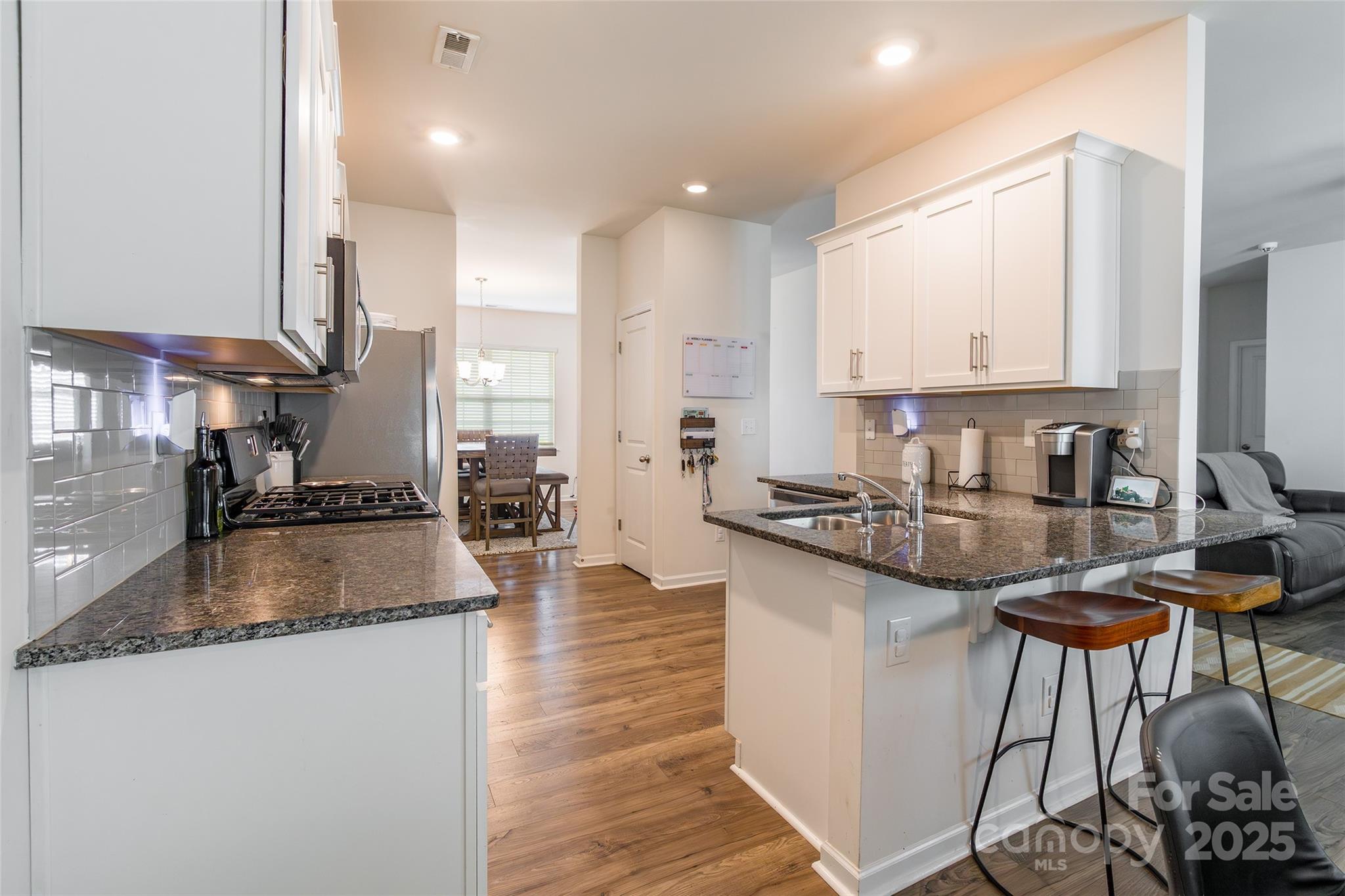 6931 Pennyroyal Way Property Photo 12