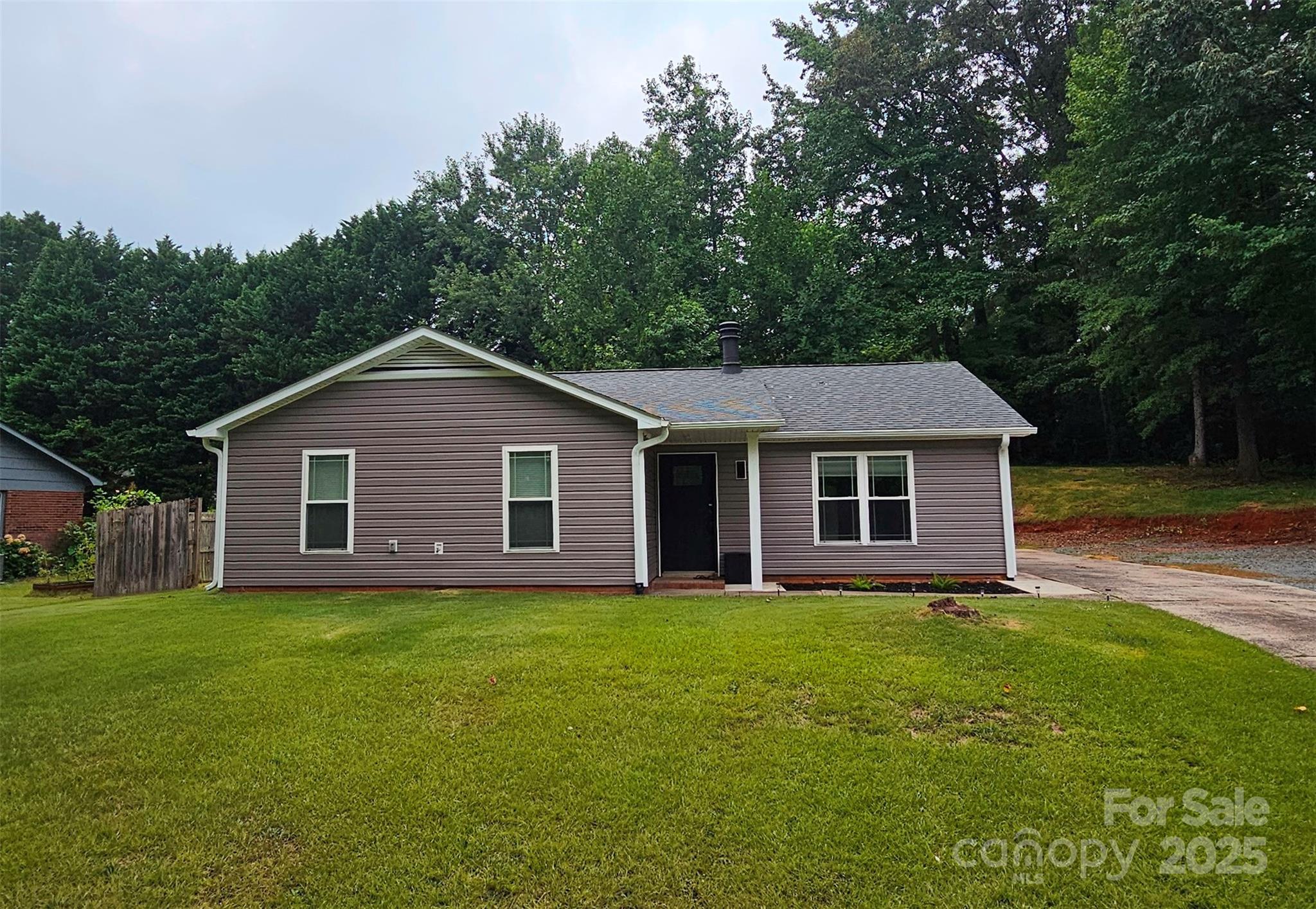 5821 Trotters Ridge Road Property Photo 1