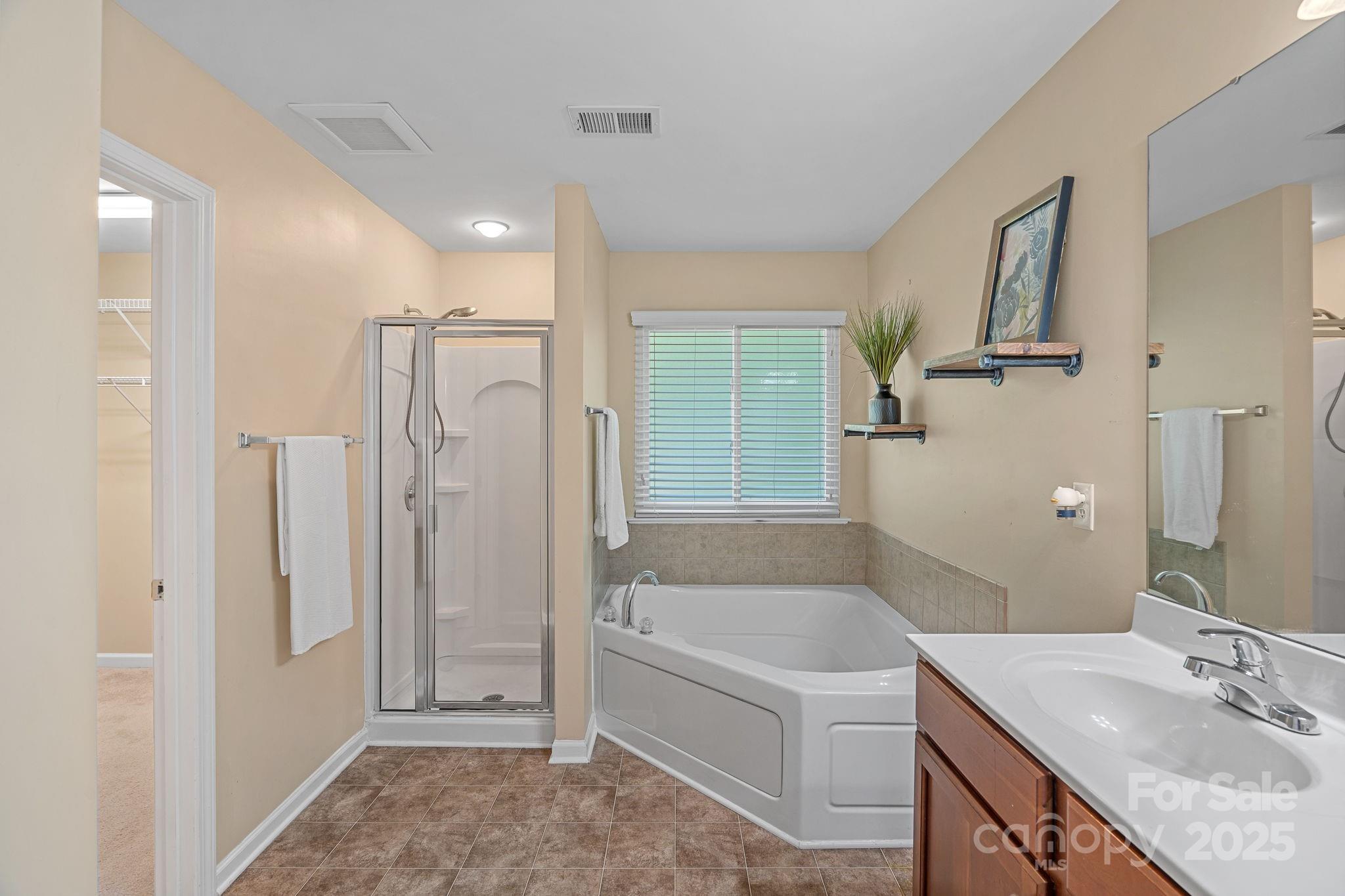 2043 Covered Bridge Court Property Photo 24
