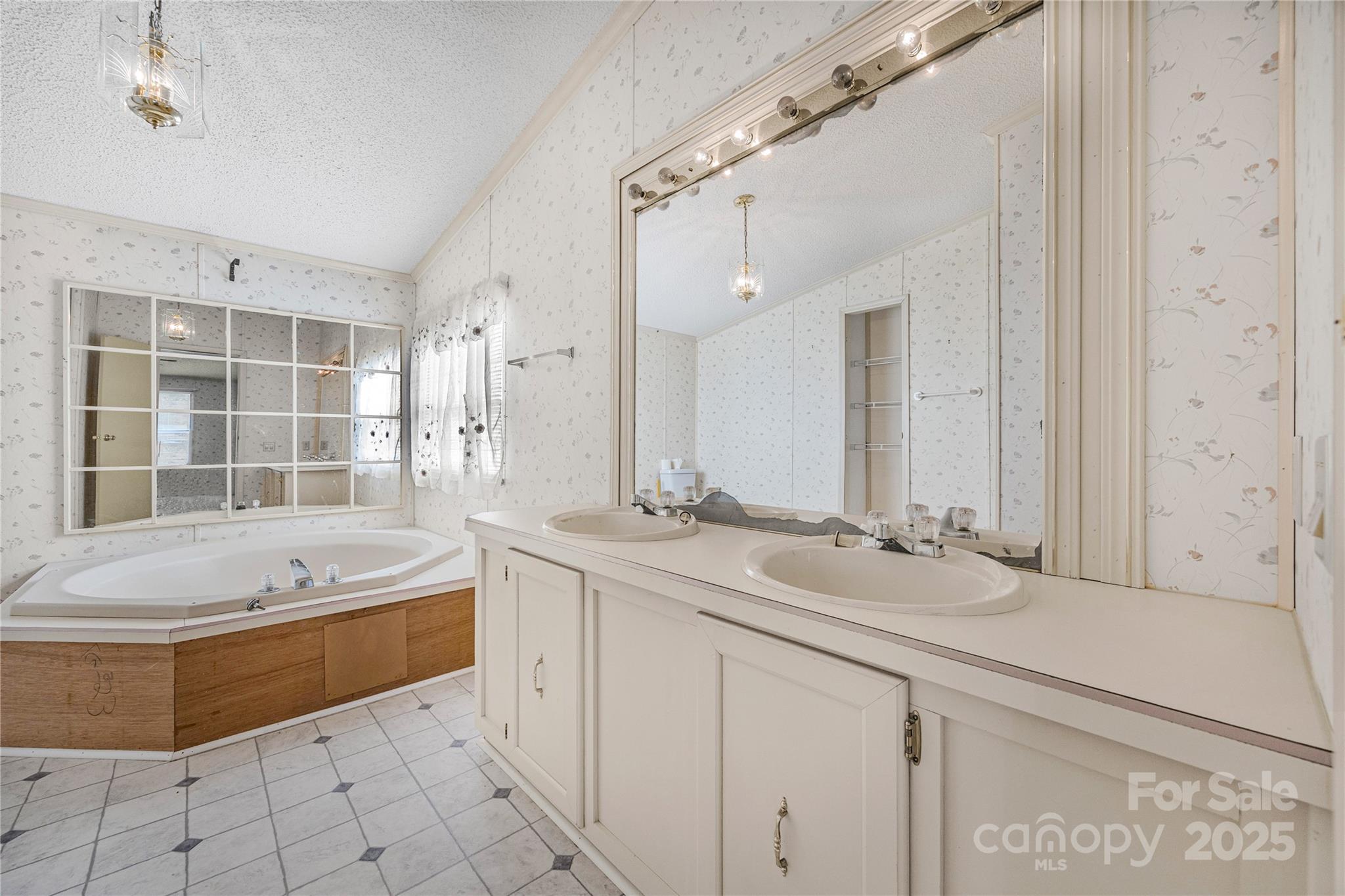 953 Bollinger Pond Drive Property Photo 17