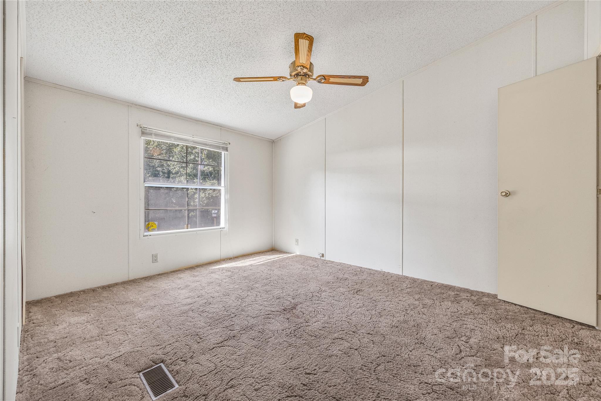 953 Bollinger Pond Drive Property Photo 19
