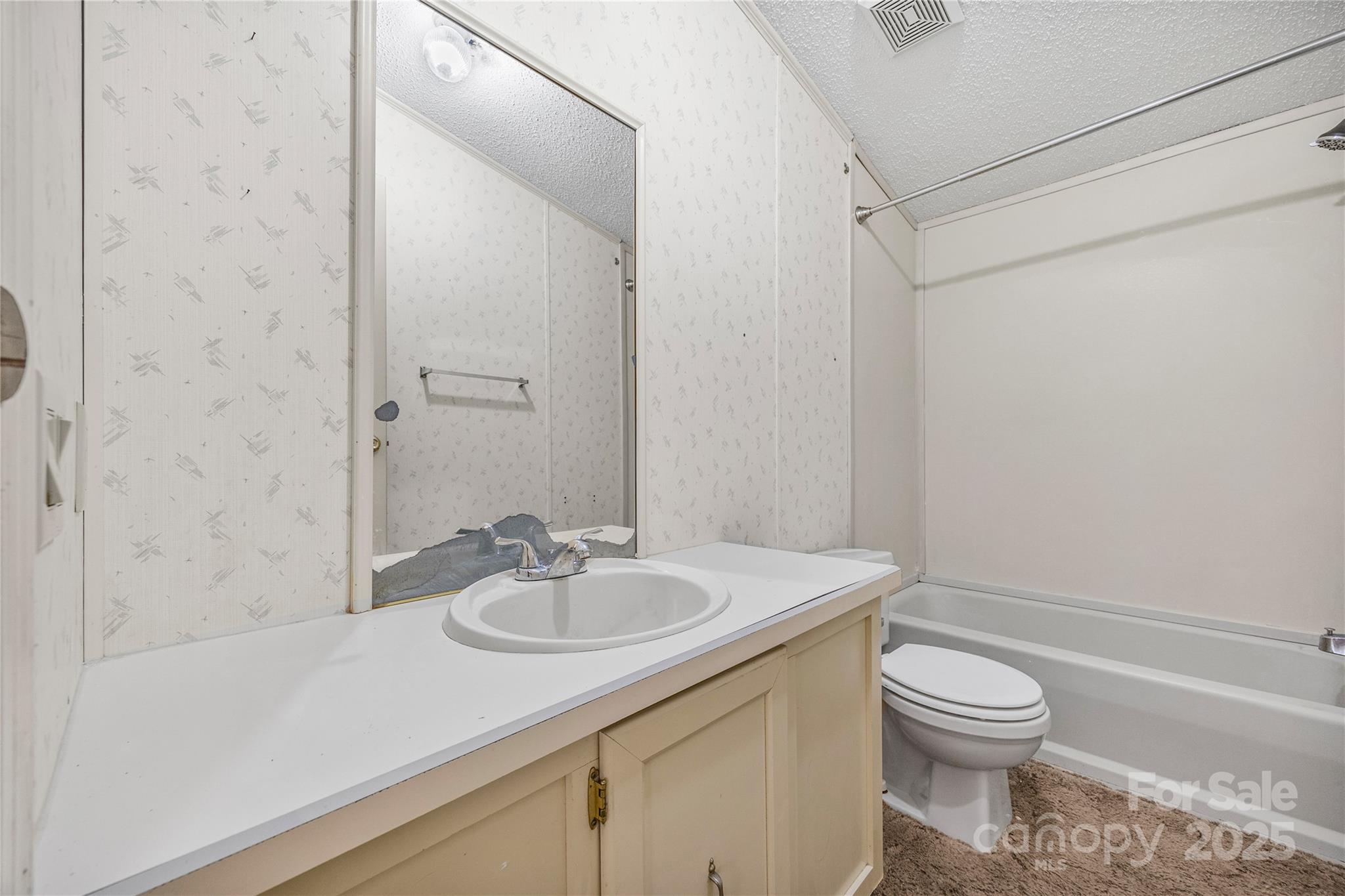 953 Bollinger Pond Drive Property Photo 23