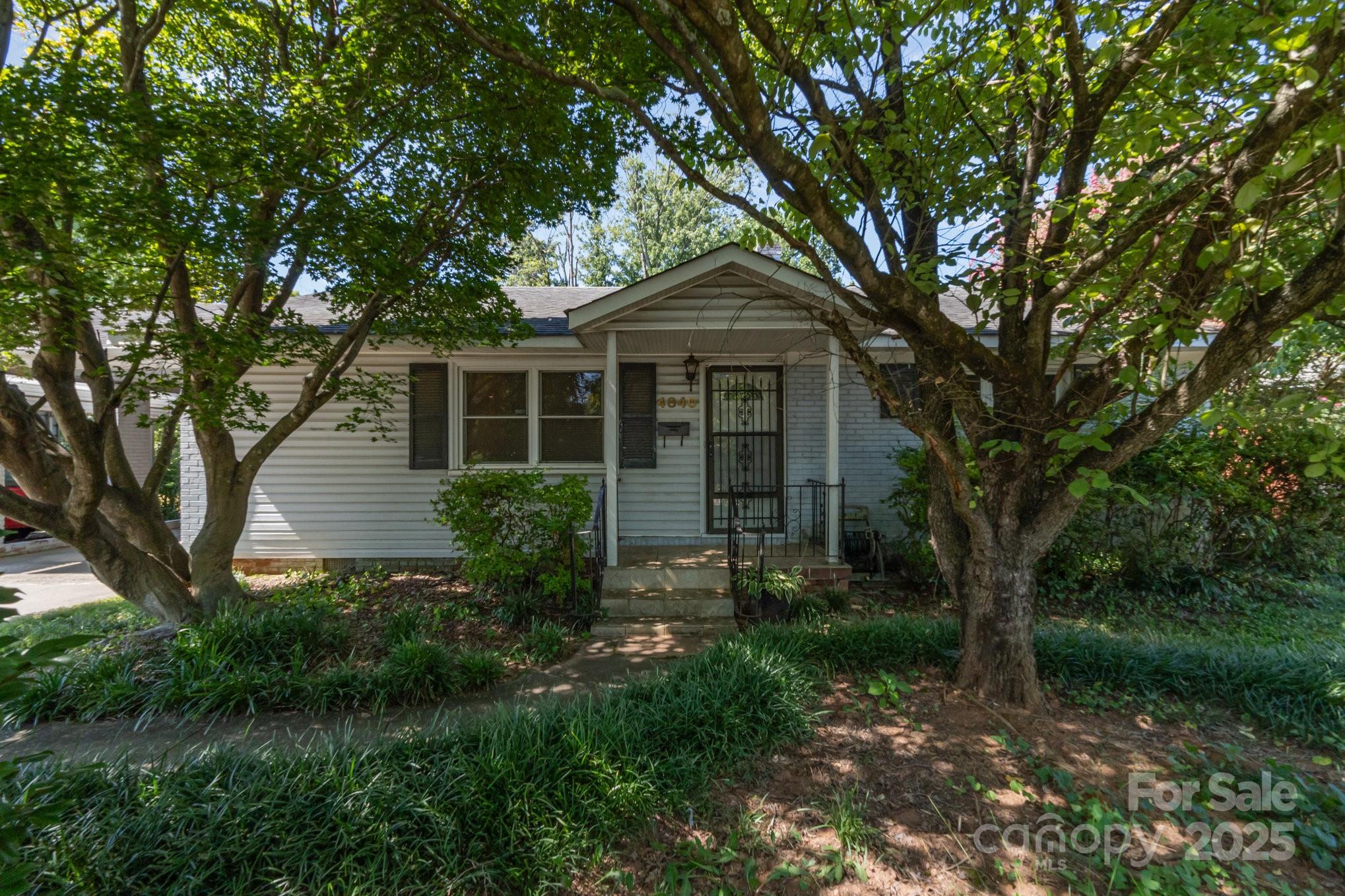 4840 The Plaza Property Photo 1