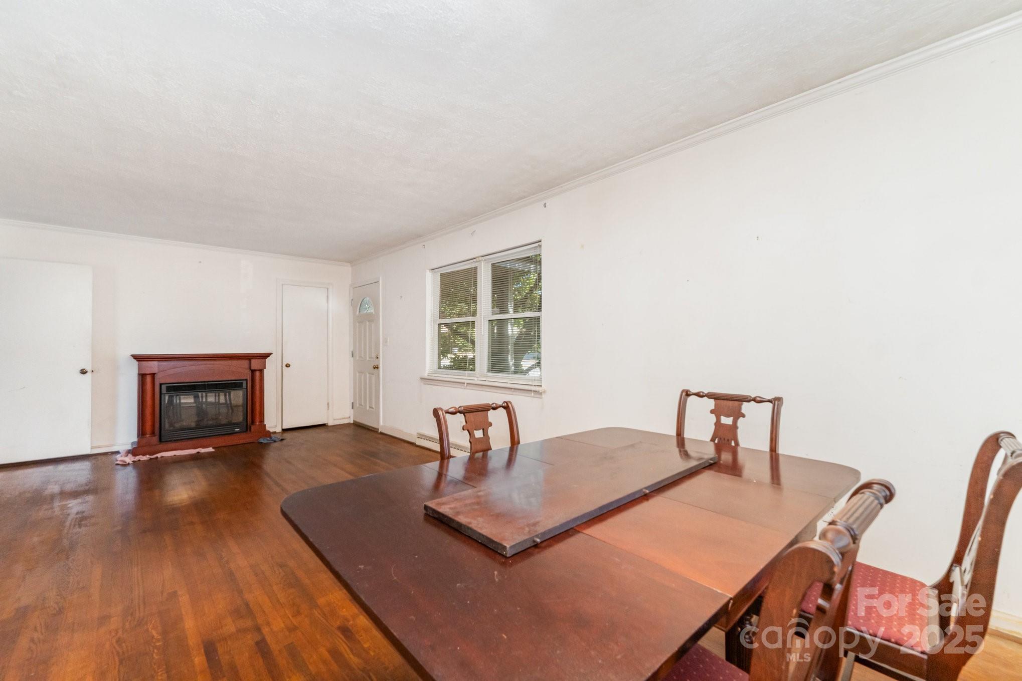 4840 The Plaza Property Photo 10