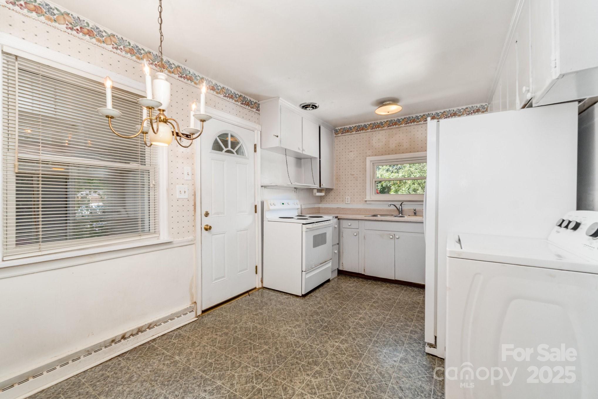 4840 The Plaza Property Photo 11