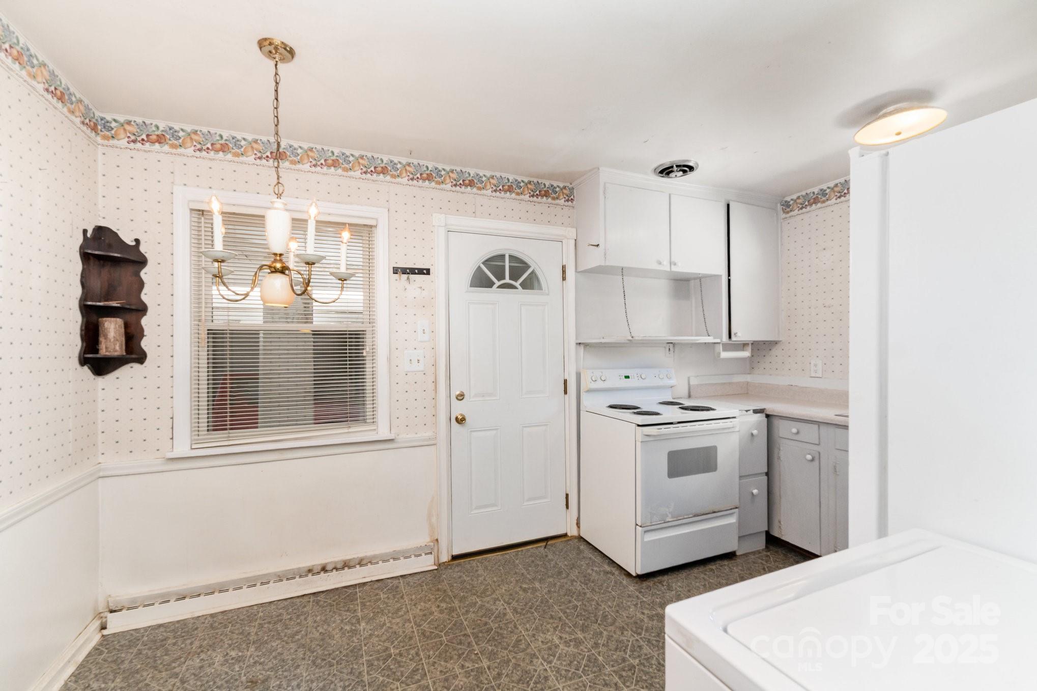 4840 The Plaza Property Photo 14