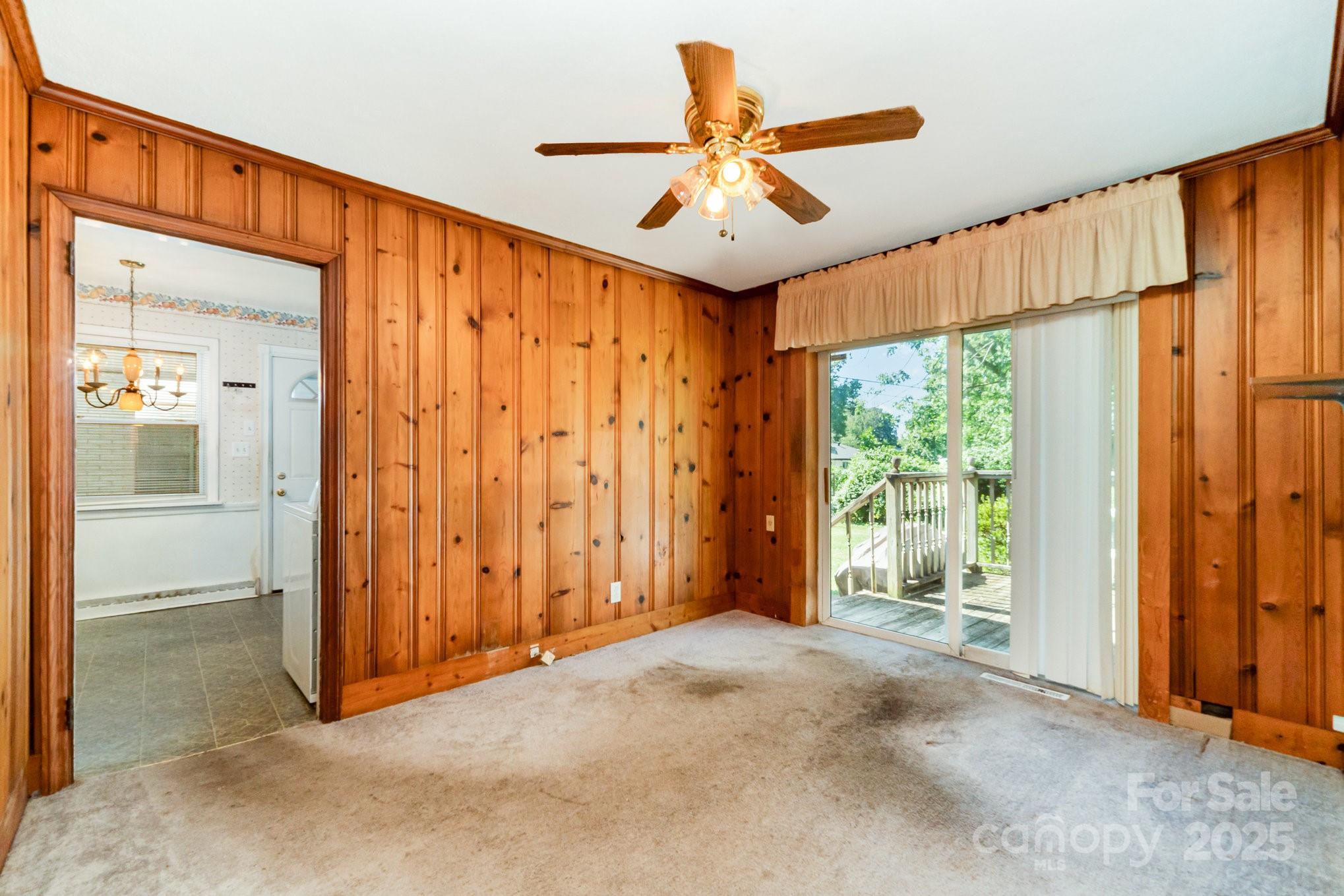 4840 The Plaza Property Photo 15